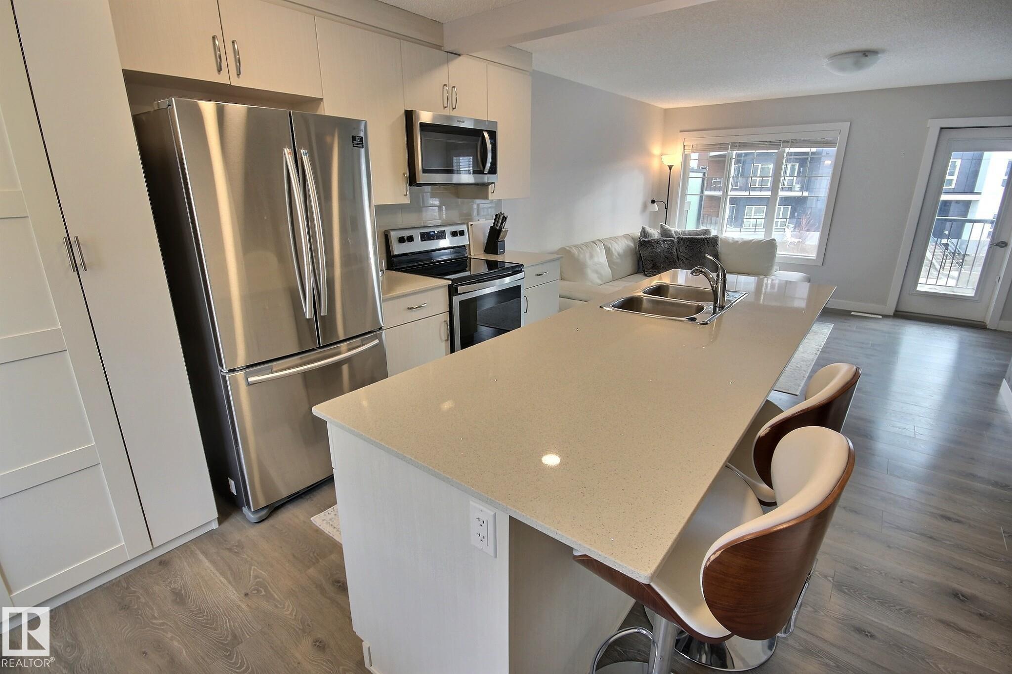 Photo 4 at 846 Daniels Way SW, Desrochers Area, Edmonton