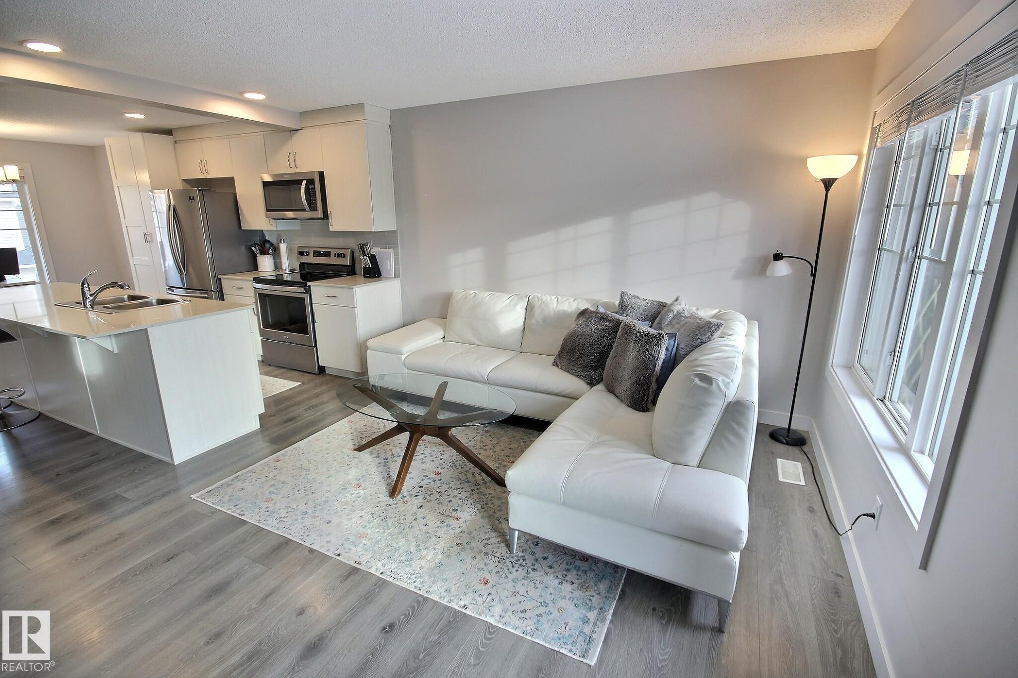 Photo 8 at 846 Daniels Way SW, Desrochers Area, Edmonton