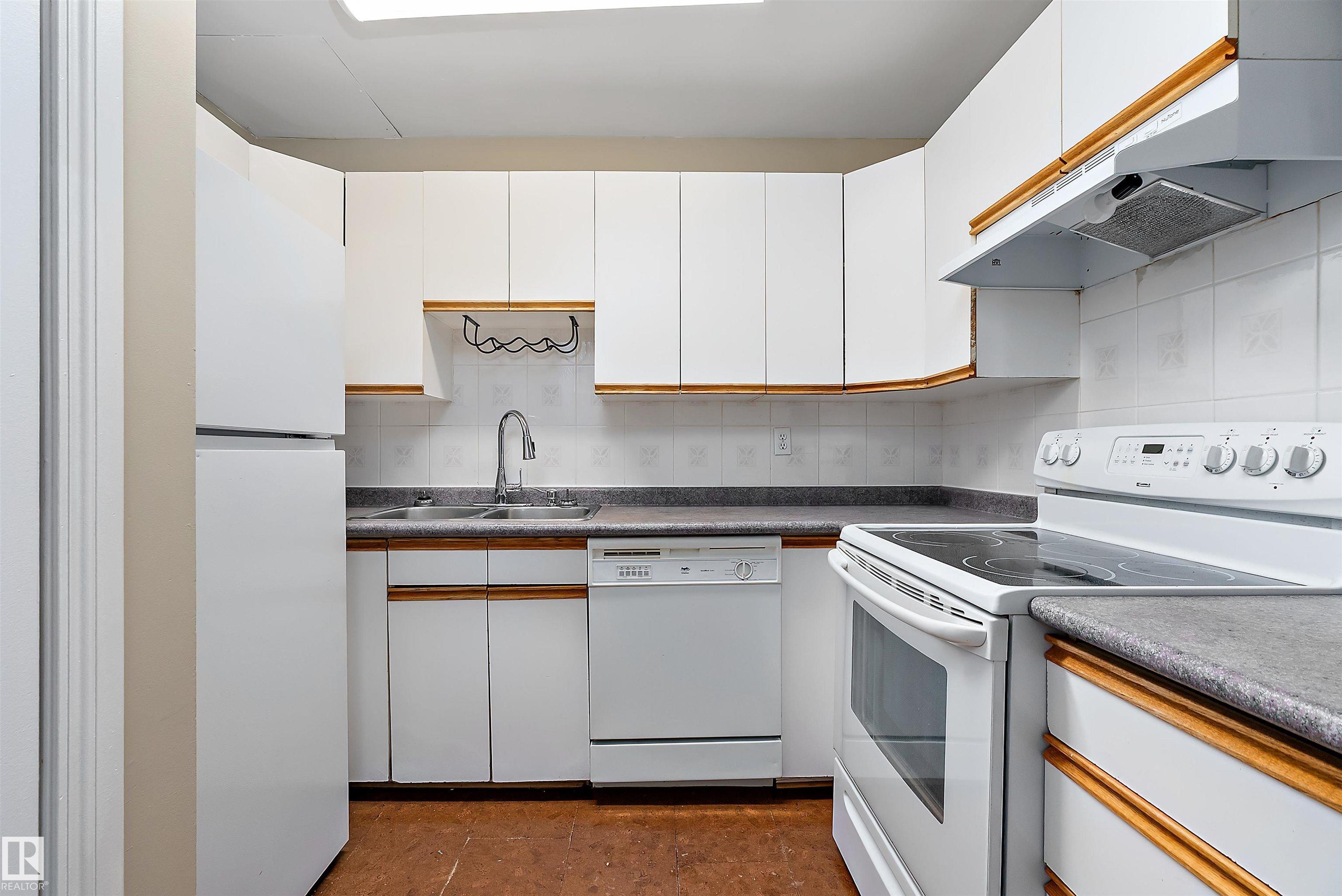 Photo 14 at 14583 121 Street NW, Caernarvon, Edmonton