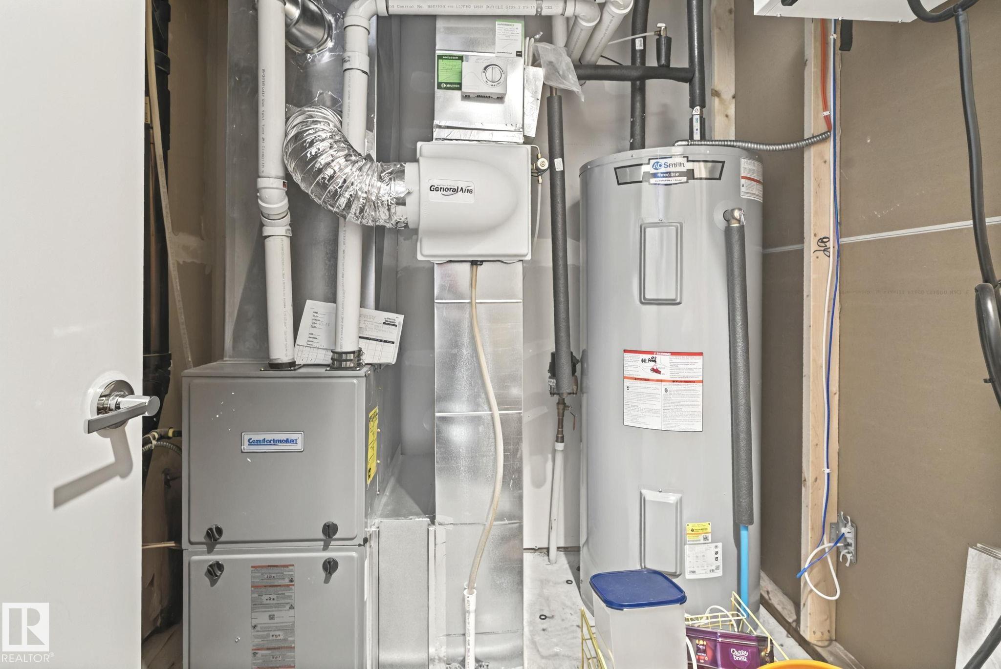 Photo 14 at 45 - 1051 Graydon Hill Boulevard SW, Graydon Hill, Edmonton