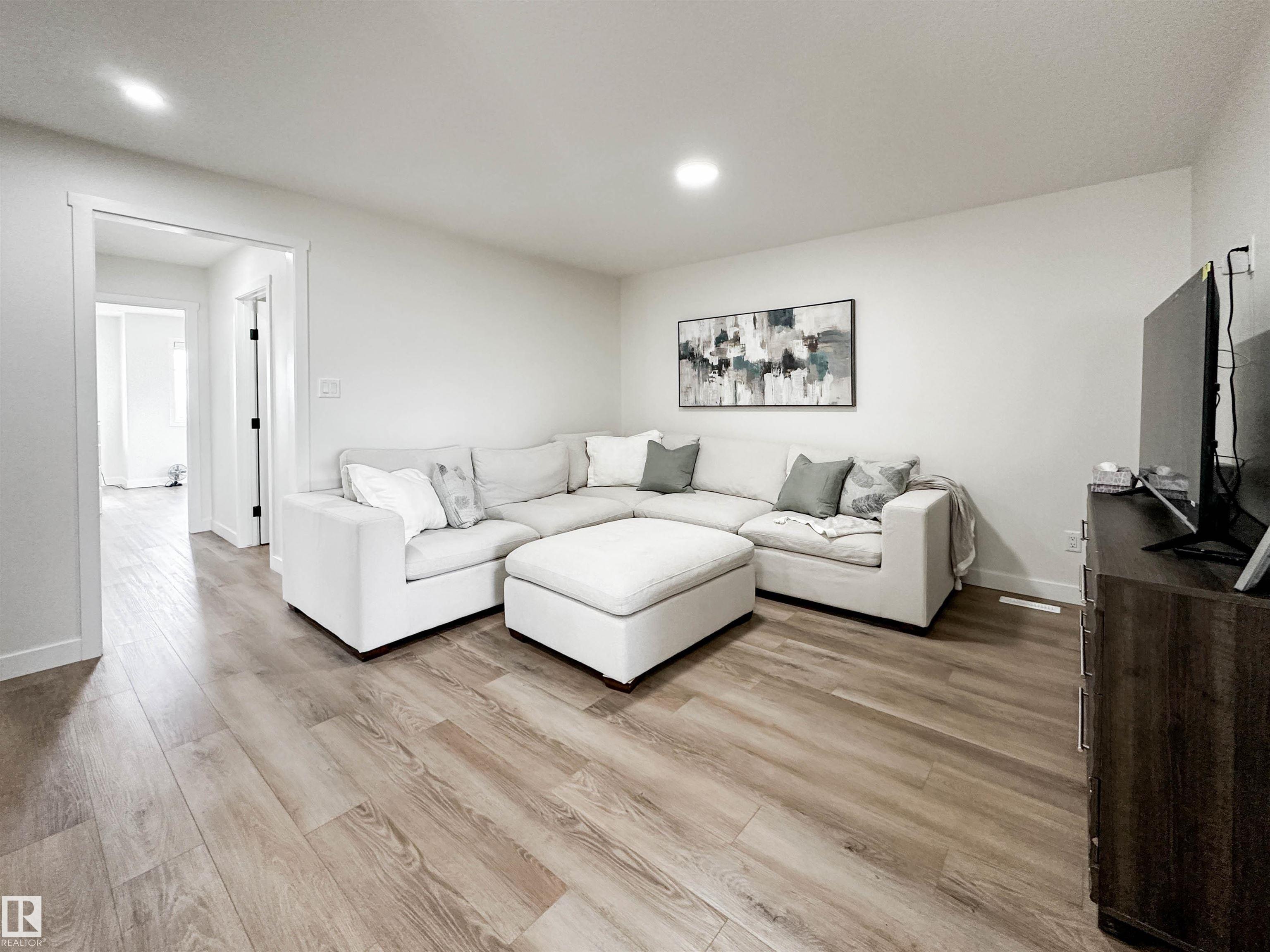 Photo 30 at 13007 213 Street NW, Trumpeter Area, Edmonton