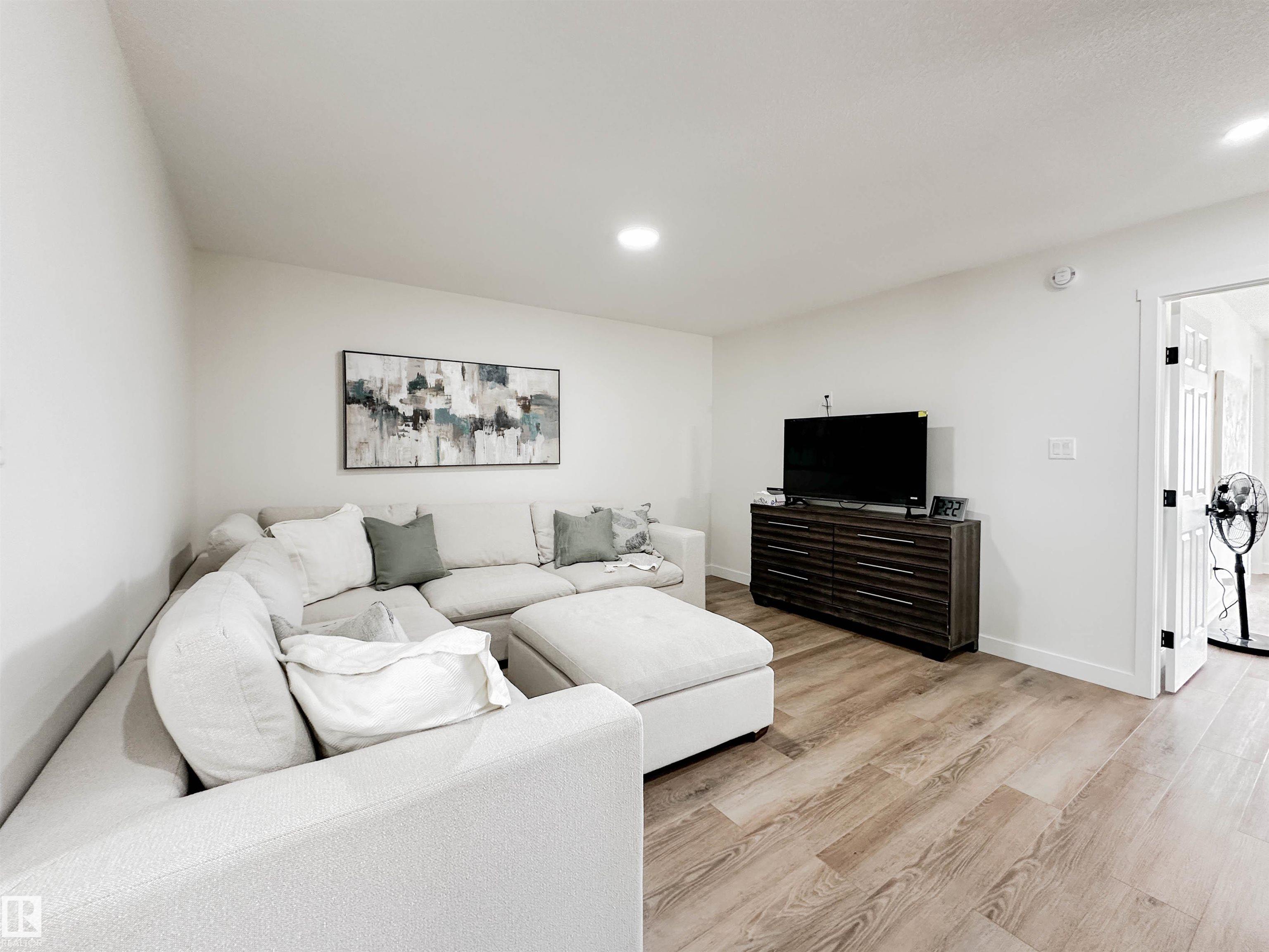 Photo 32 at 13007 213 Street NW, Trumpeter Area, Edmonton