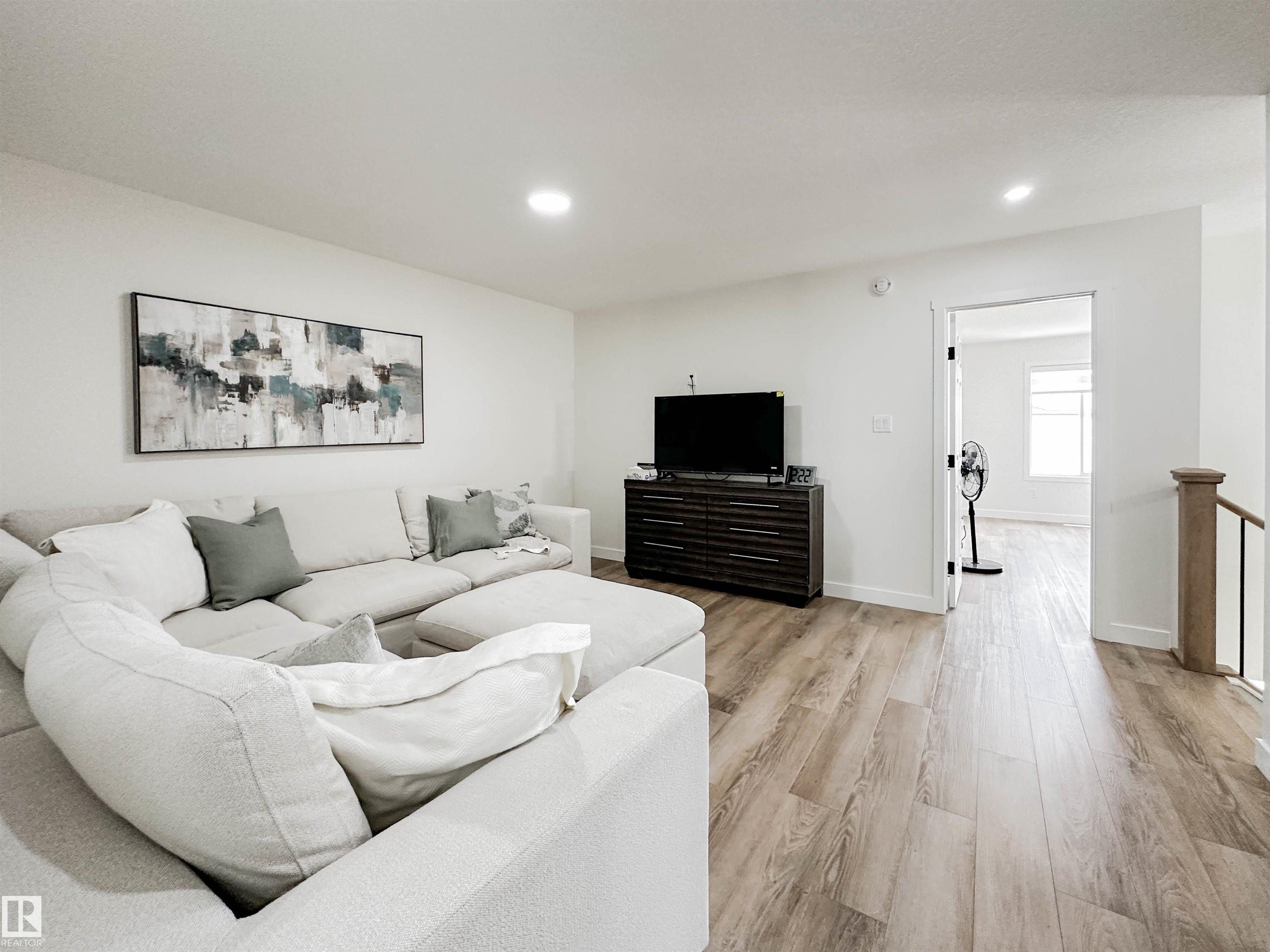 Photo 33 at 13007 213 Street NW, Trumpeter Area, Edmonton