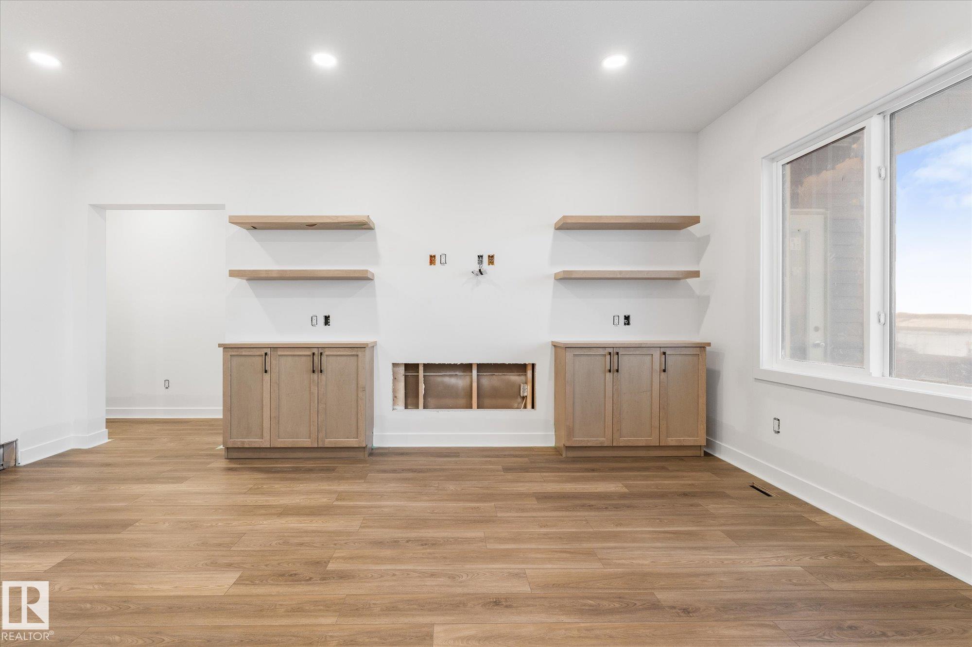 Photo 11 at 43 Darby Crescent, Deer Park, Spruce Grove