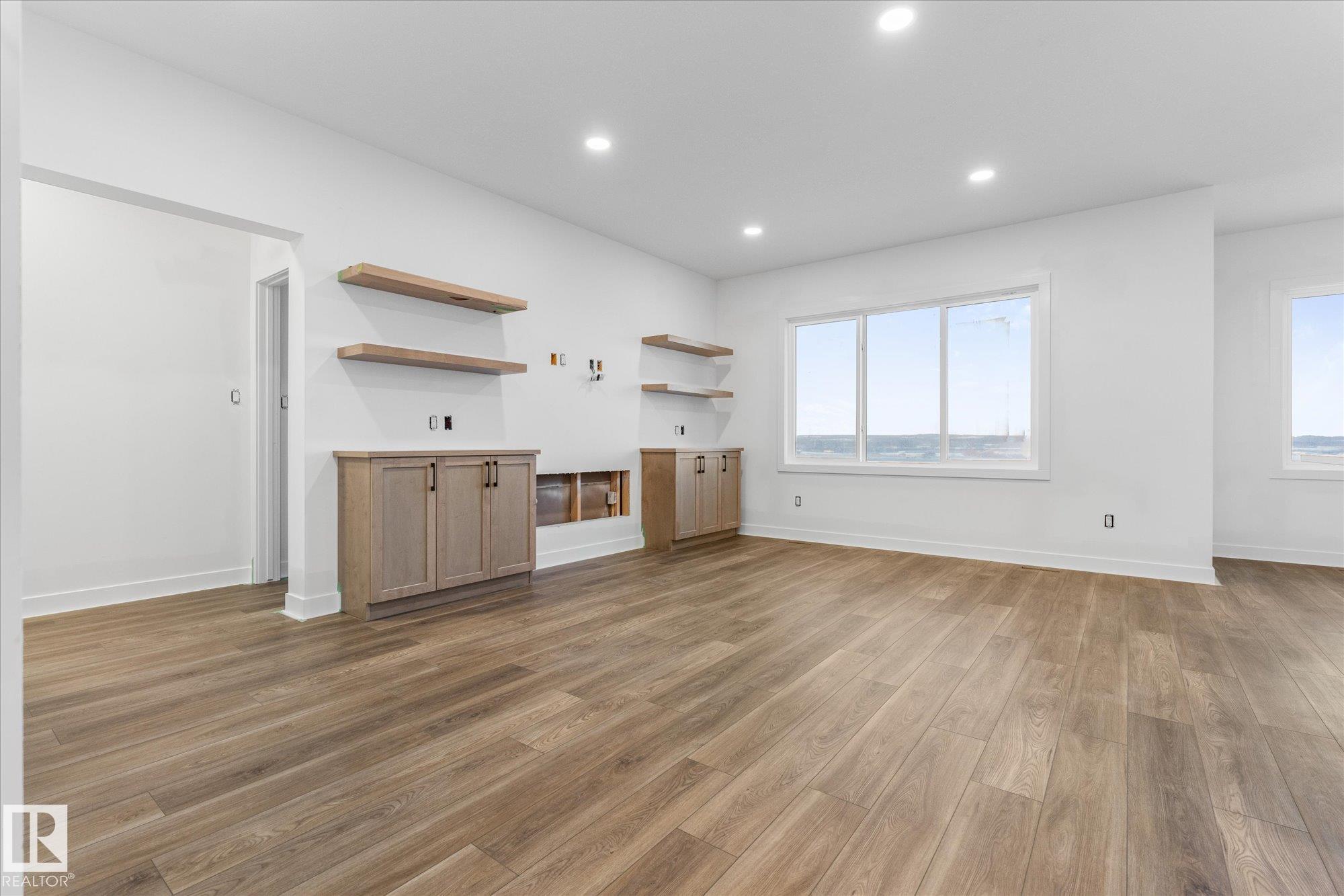 Photo 9 at 43 Darby Crescent, Deer Park, Spruce Grove