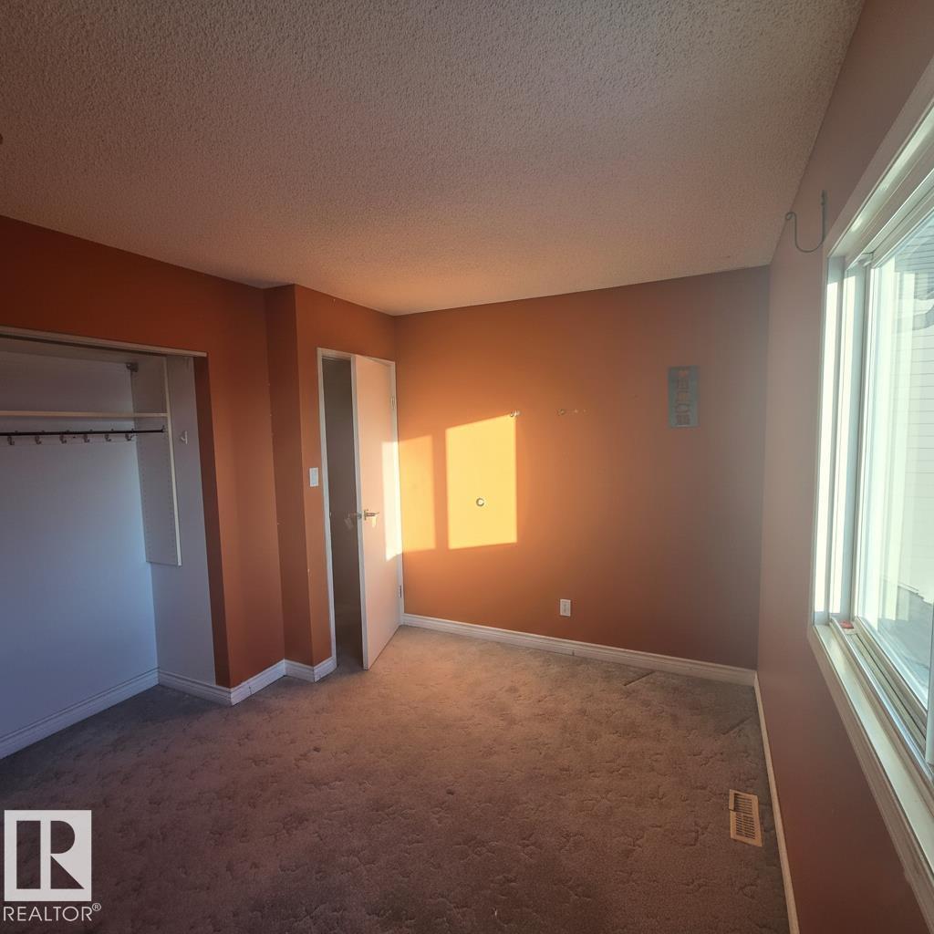 Photo 11 at 5462 38a Avenue NW, Greenview, Edmonton