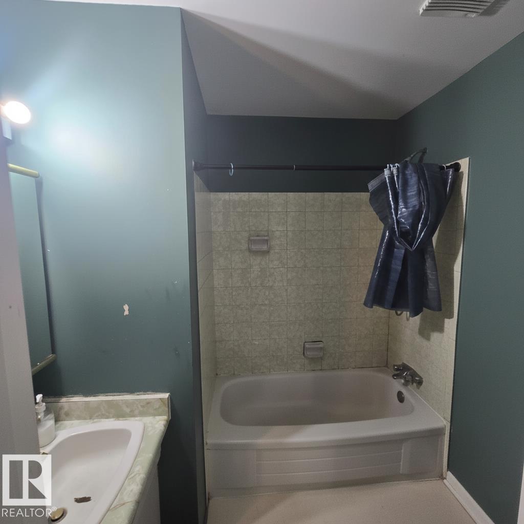 Photo 16 at 5462 38a Avenue NW, Greenview, Edmonton