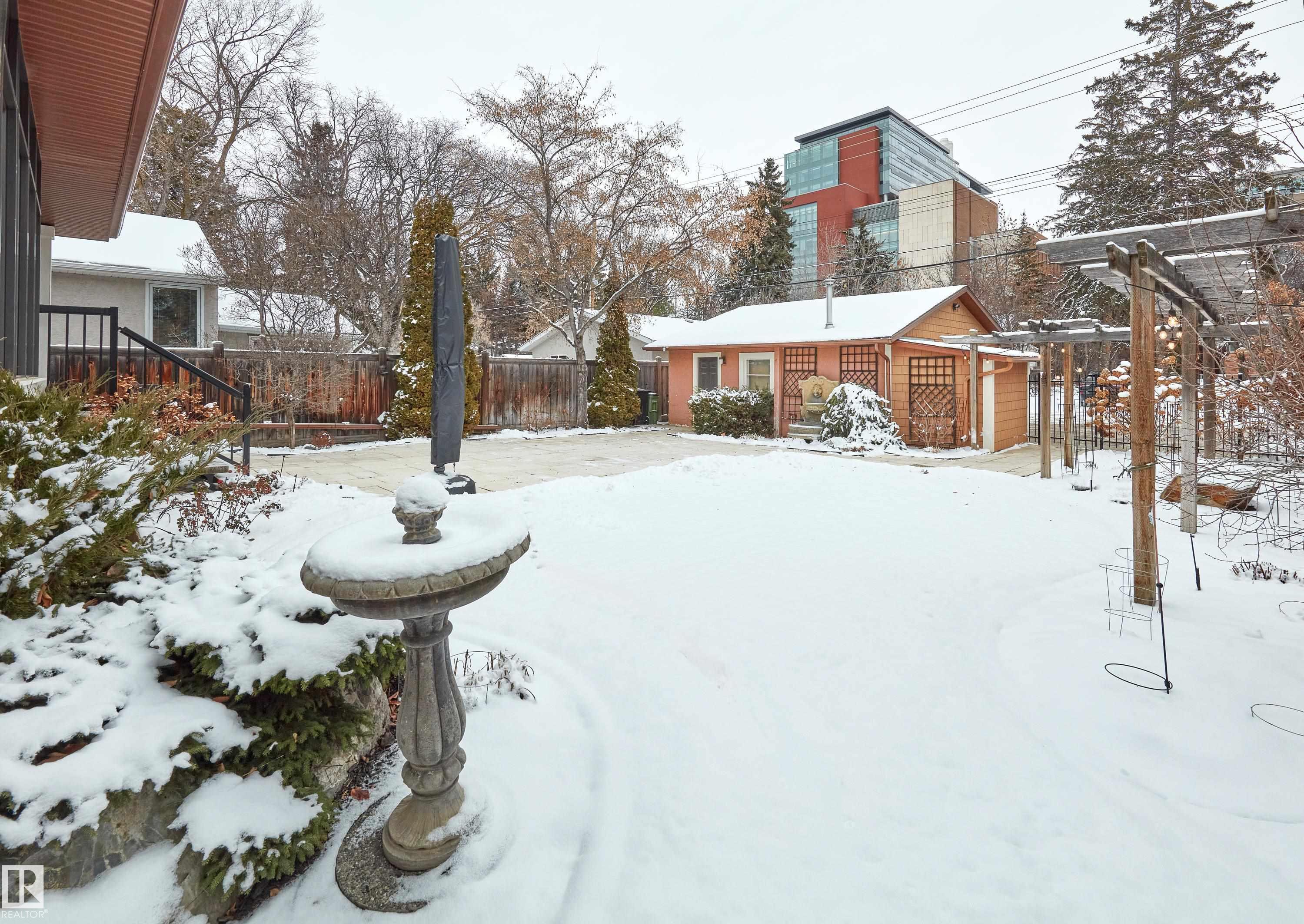 Photo 37 at 9135 117 Street NW, Windsor Park, Edmonton