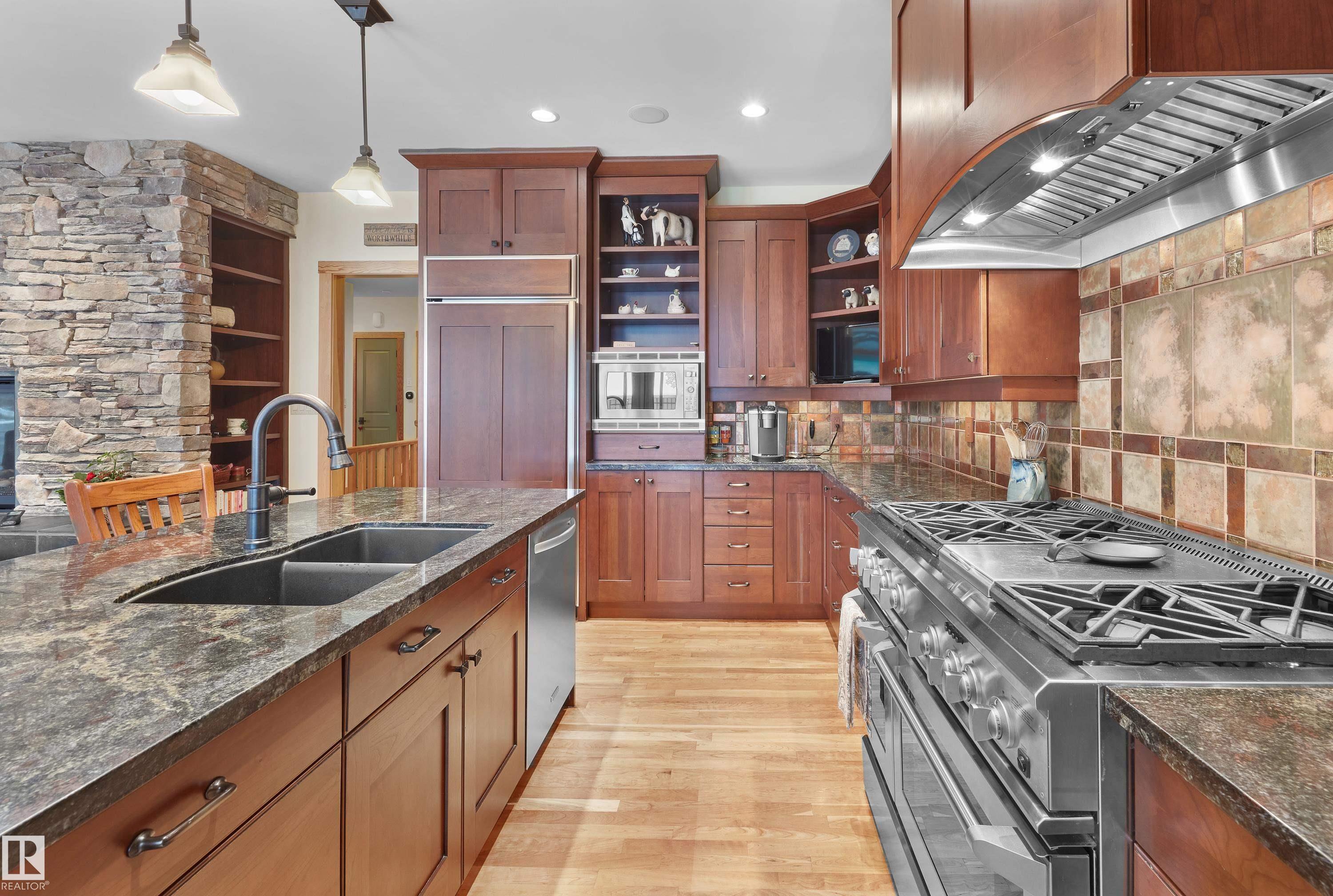 Photo 7 at 9135 117 Street NW, Windsor Park, Edmonton