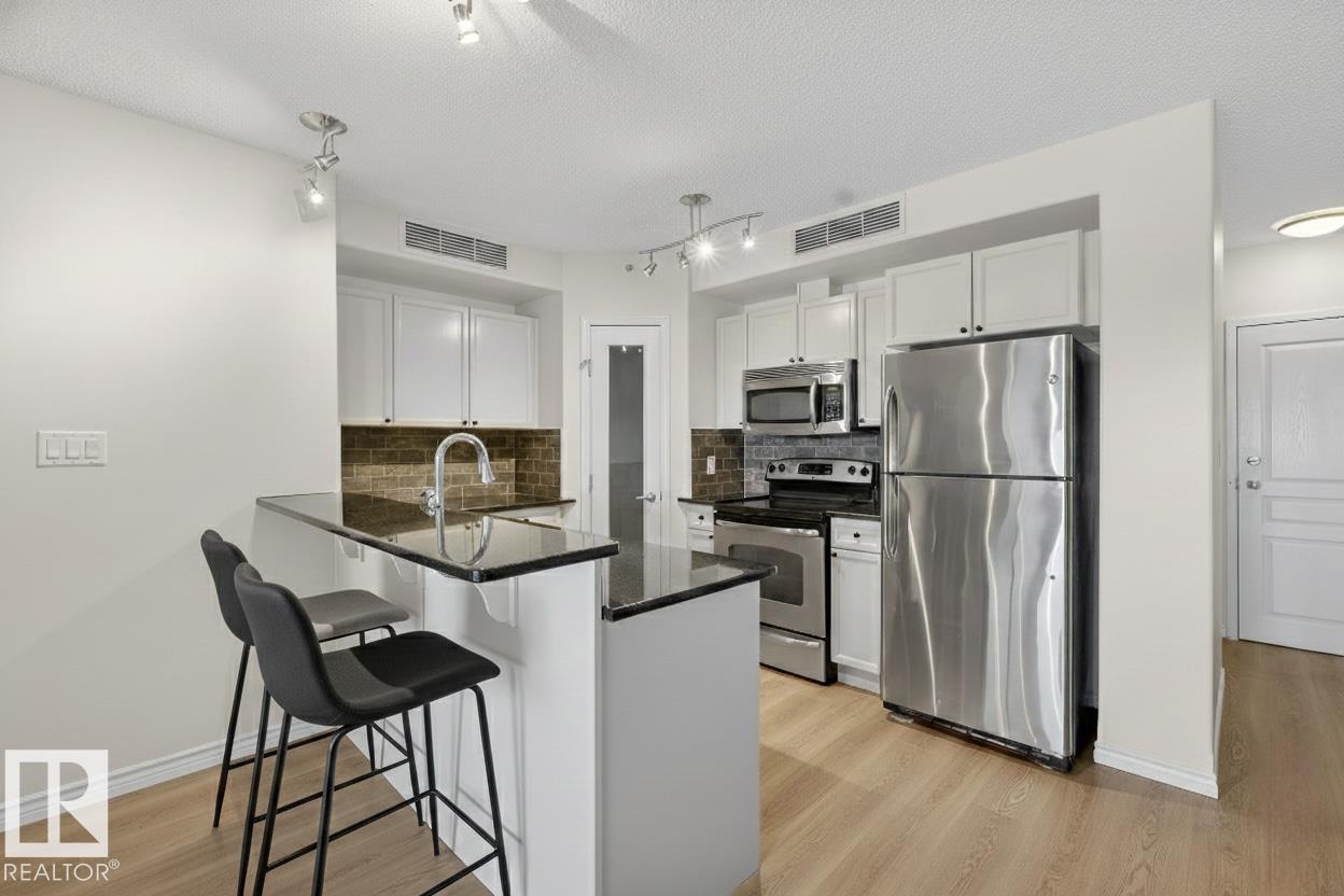 Photo 13 at 203 - 9707 106 Street NW, Downtown, Edmonton