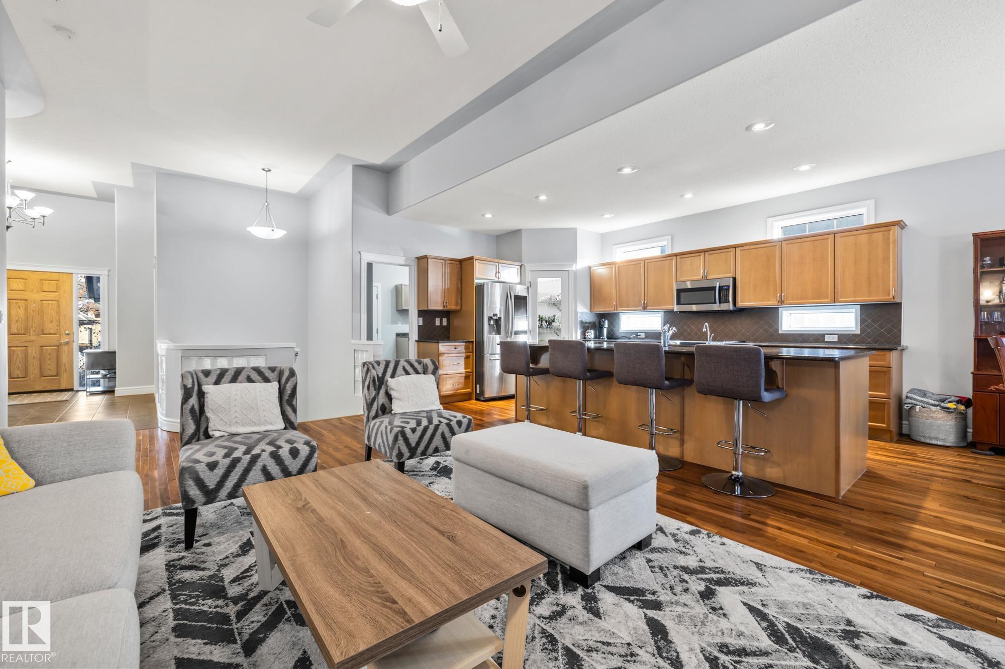 Photo 11 at 33 Oakhill Place, Oakmont, St. Albert