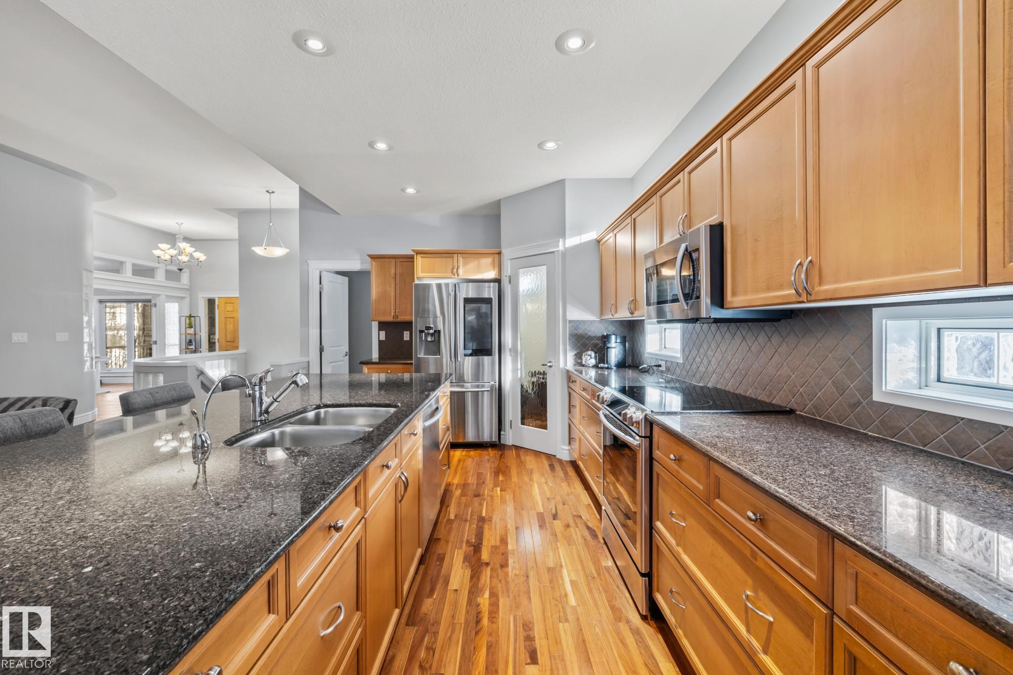 Photo 12 at 33 Oakhill Place, Oakmont, St. Albert