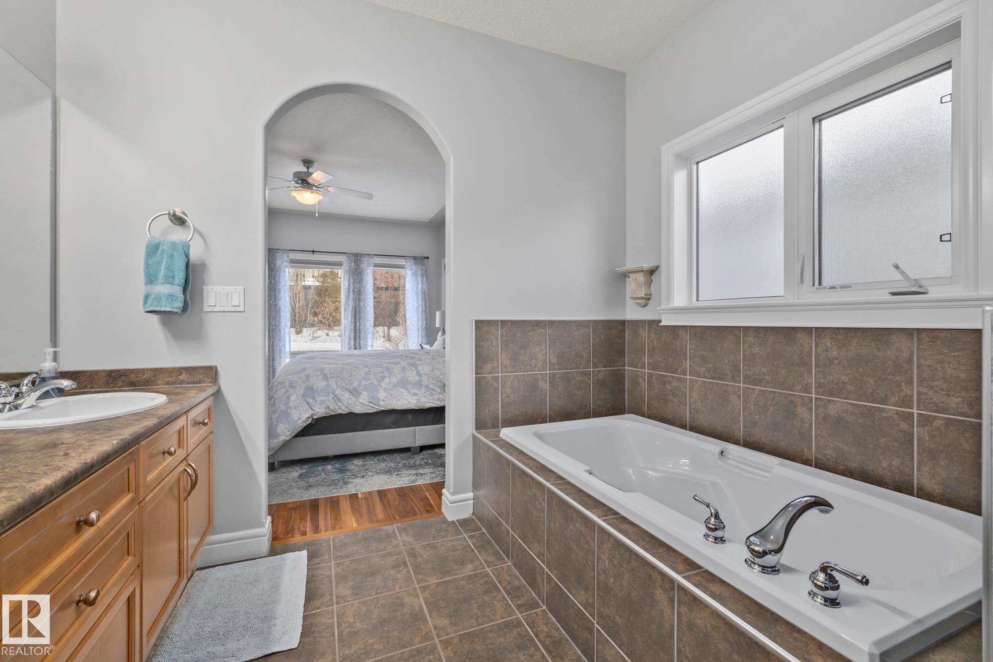 Photo 19 at 33 Oakhill Place, Oakmont, St. Albert