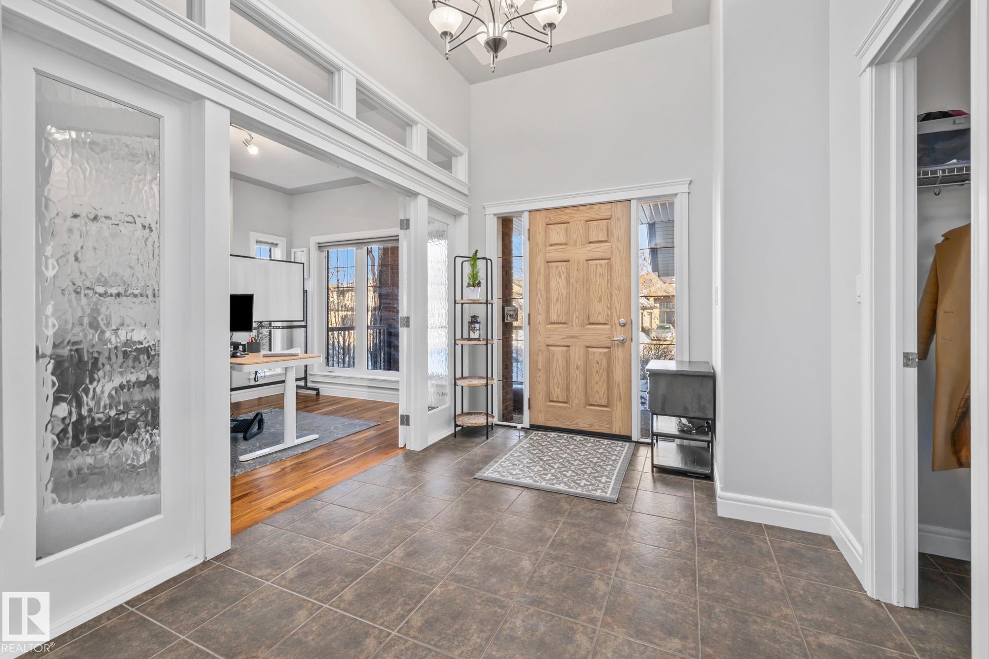 33 Oakhill Place, Oakmont, St. Albert