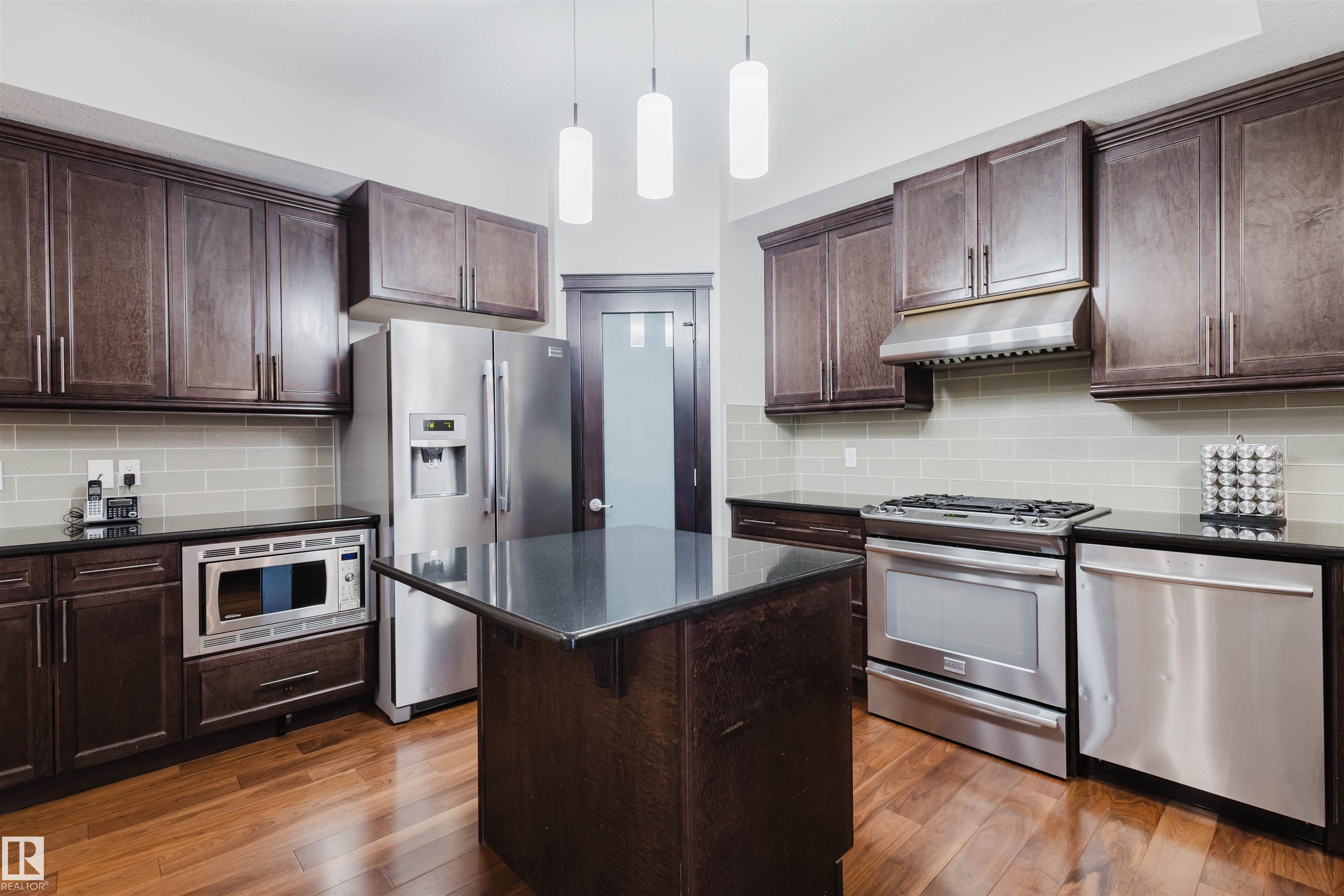 Photo 17 at 3920 Ginsburg Crescent NW, Granville, Edmonton