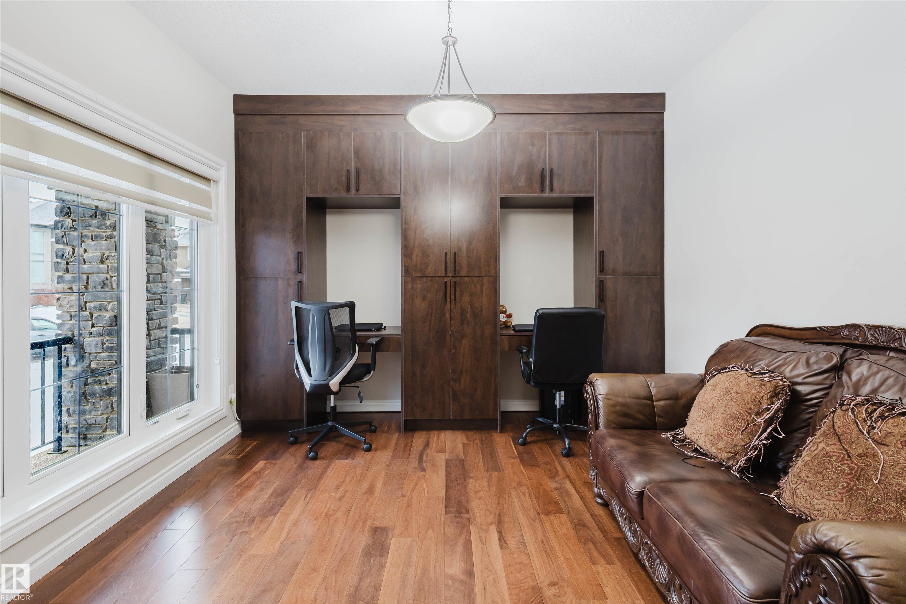 Photo 9 at 3920 Ginsburg Crescent NW, Granville, Edmonton