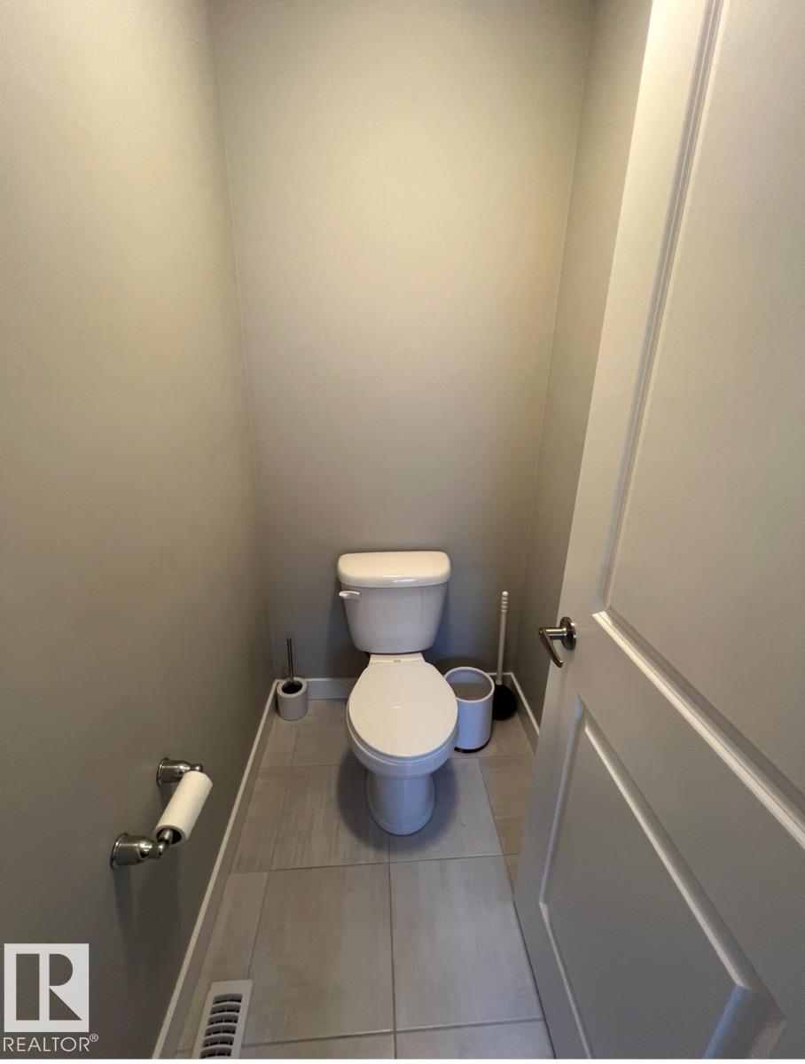 Photo 7 at 1539 200 Street NW, Stillwater, Edmonton