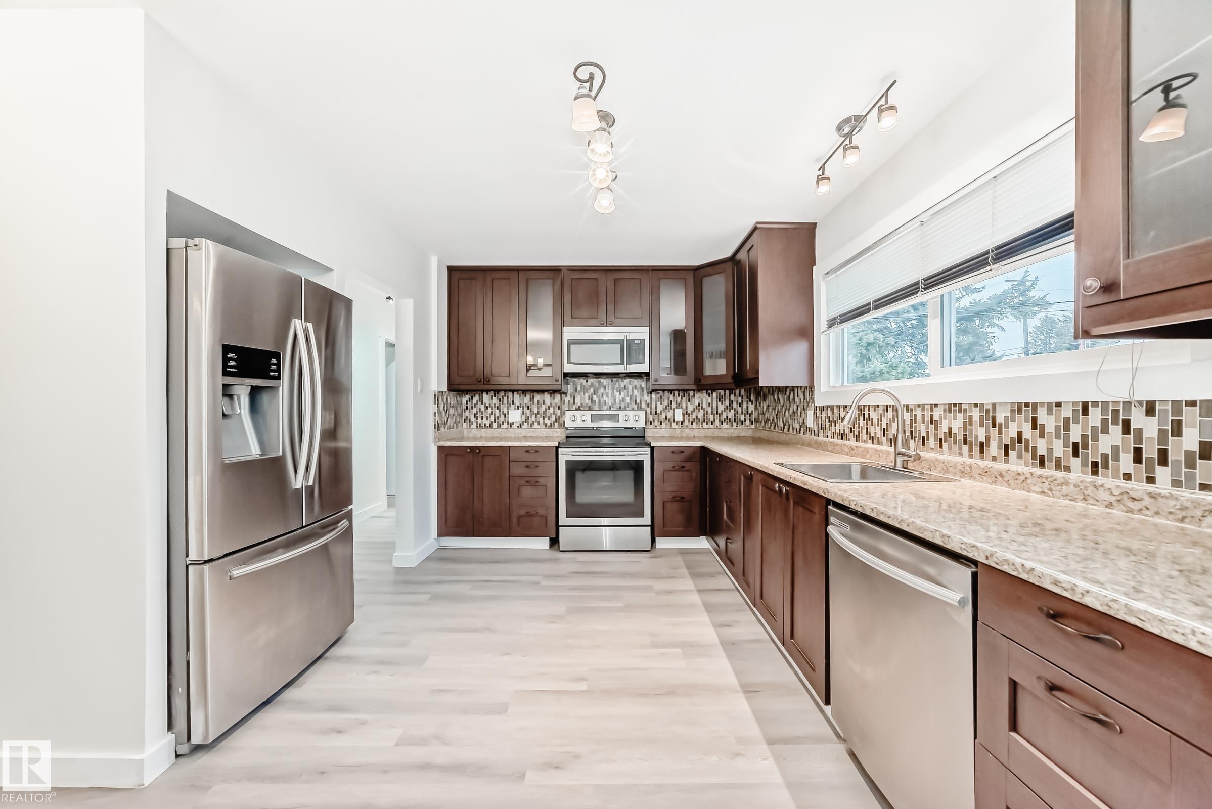 Photo 6 at 12837 90 Street NW, Killarney, Edmonton