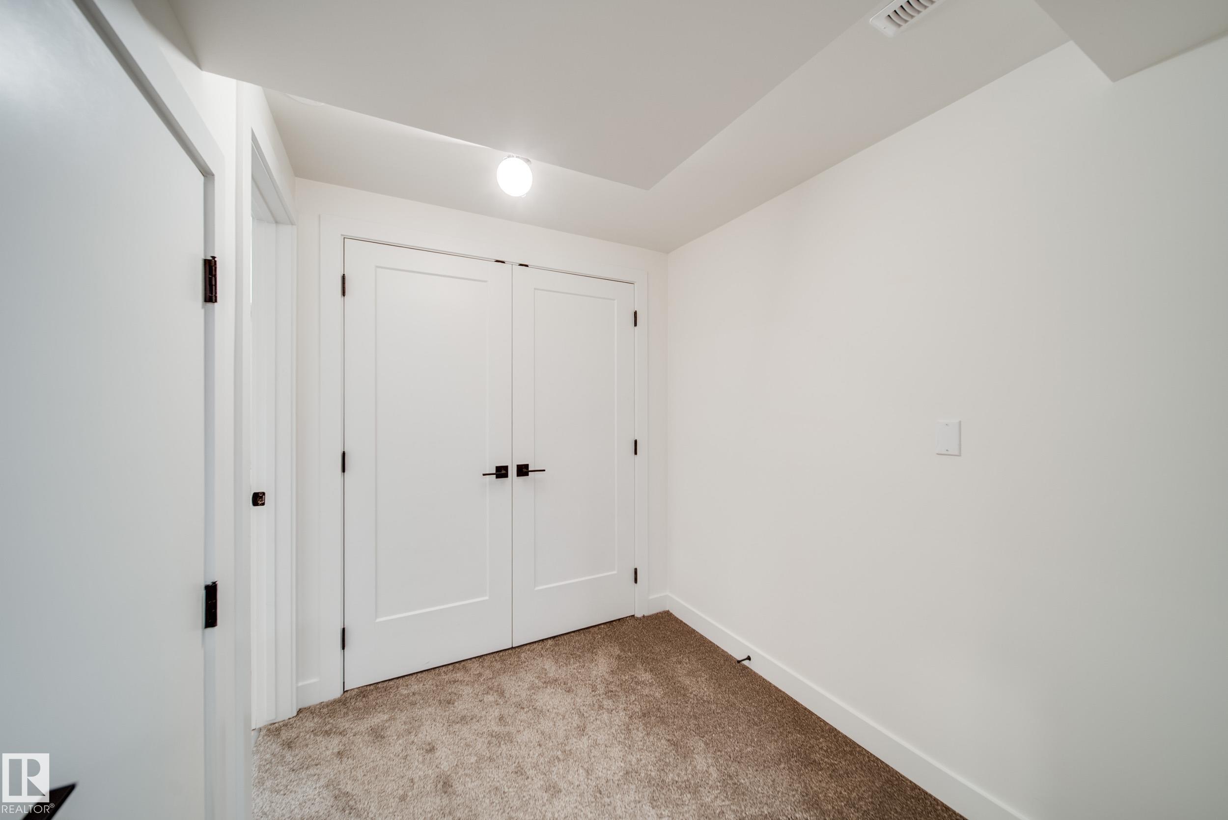 Photo 25 at 17751 95 Street NW, Lago Lindo, Edmonton