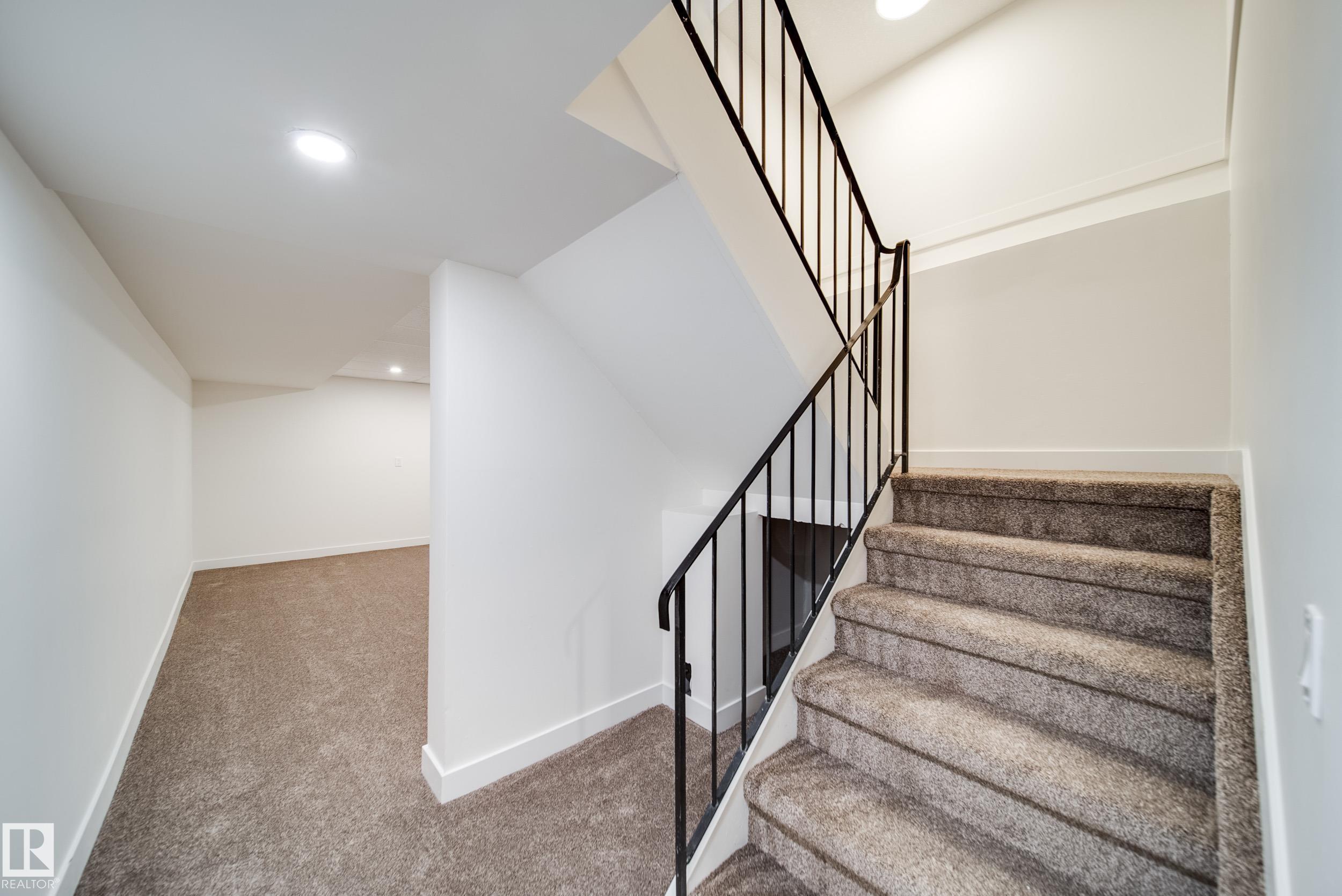 Photo 30 at 17751 95 Street NW, Lago Lindo, Edmonton