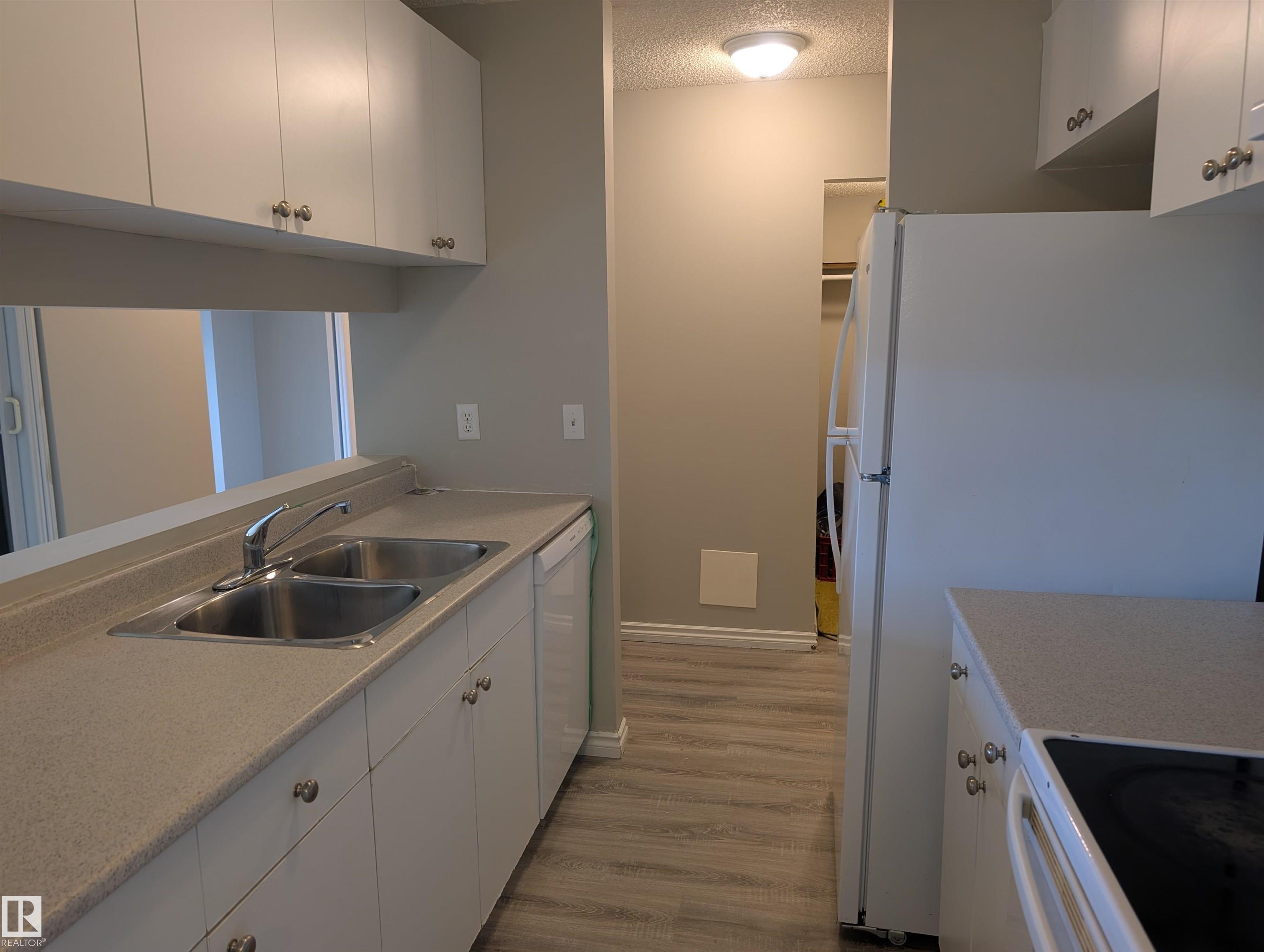 Photo 3 at 110 - 5065 31 Avenue NW, Tawa, Edmonton