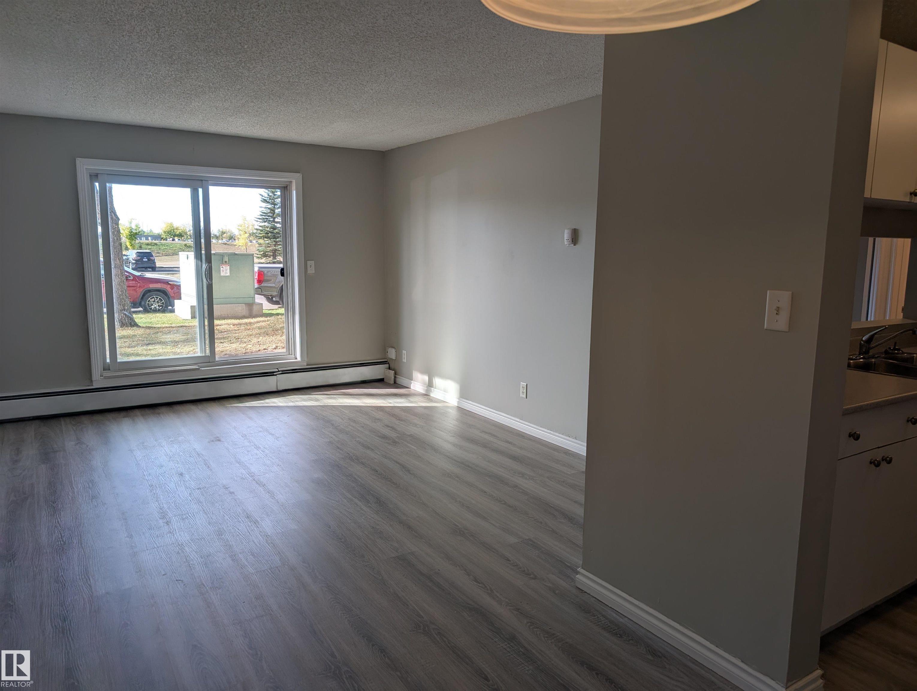 Photo 4 at 110 - 5065 31 Avenue NW, Tawa, Edmonton