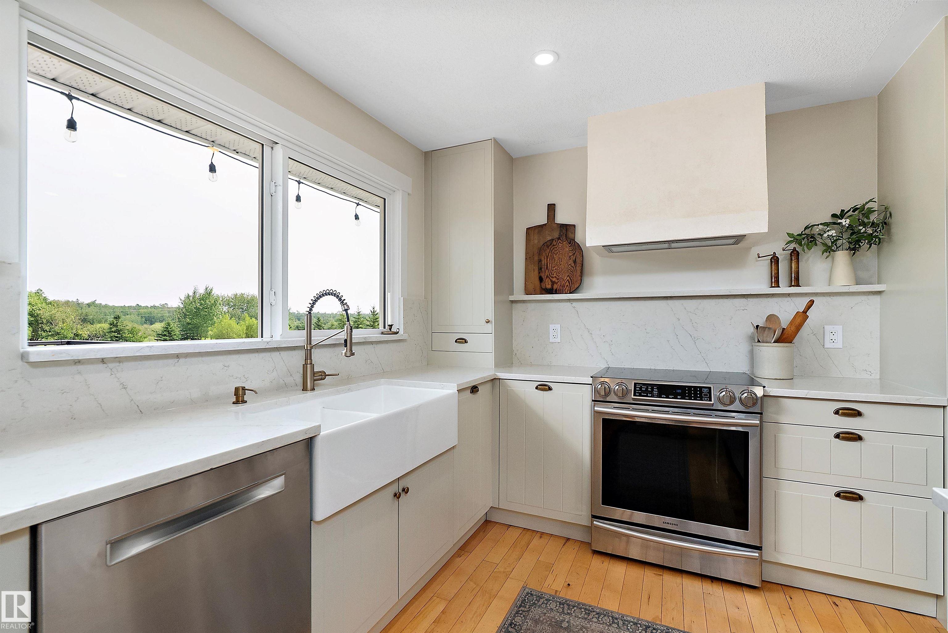 Photo 25 at 13 - 52150 Rge Road 221, Century Estates, Rural Strathcona County