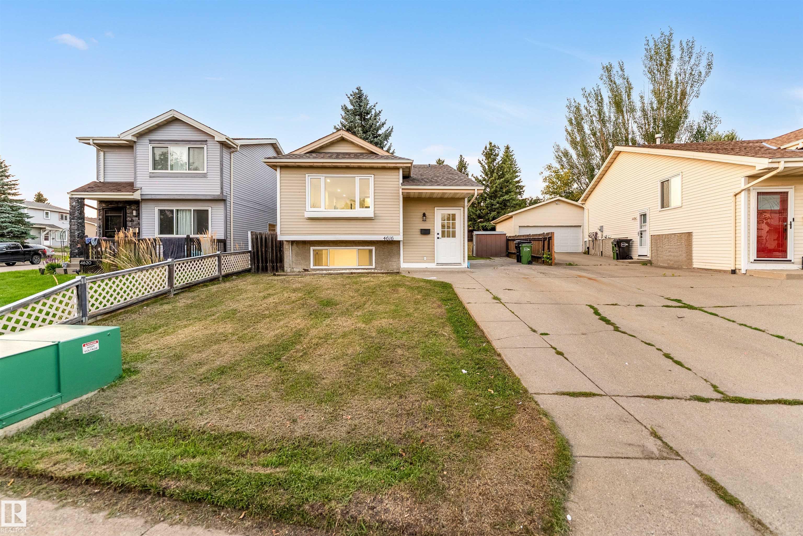 Picture for 4616 32 AV NW