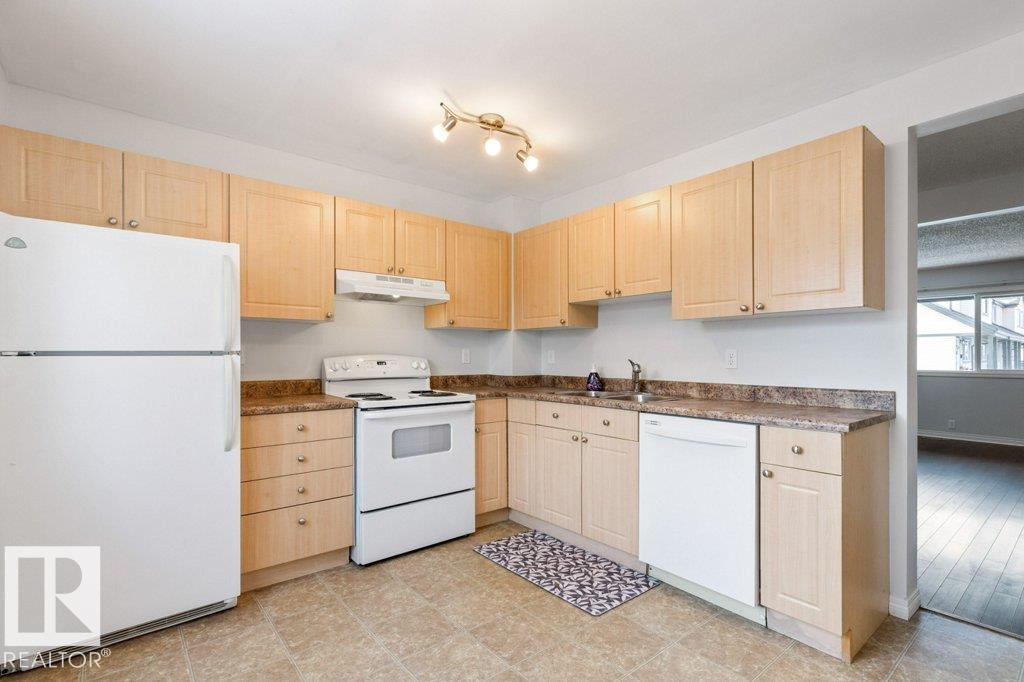 Photo 14 at 4 - 18010 98 Avenue NW, La Perle, Edmonton