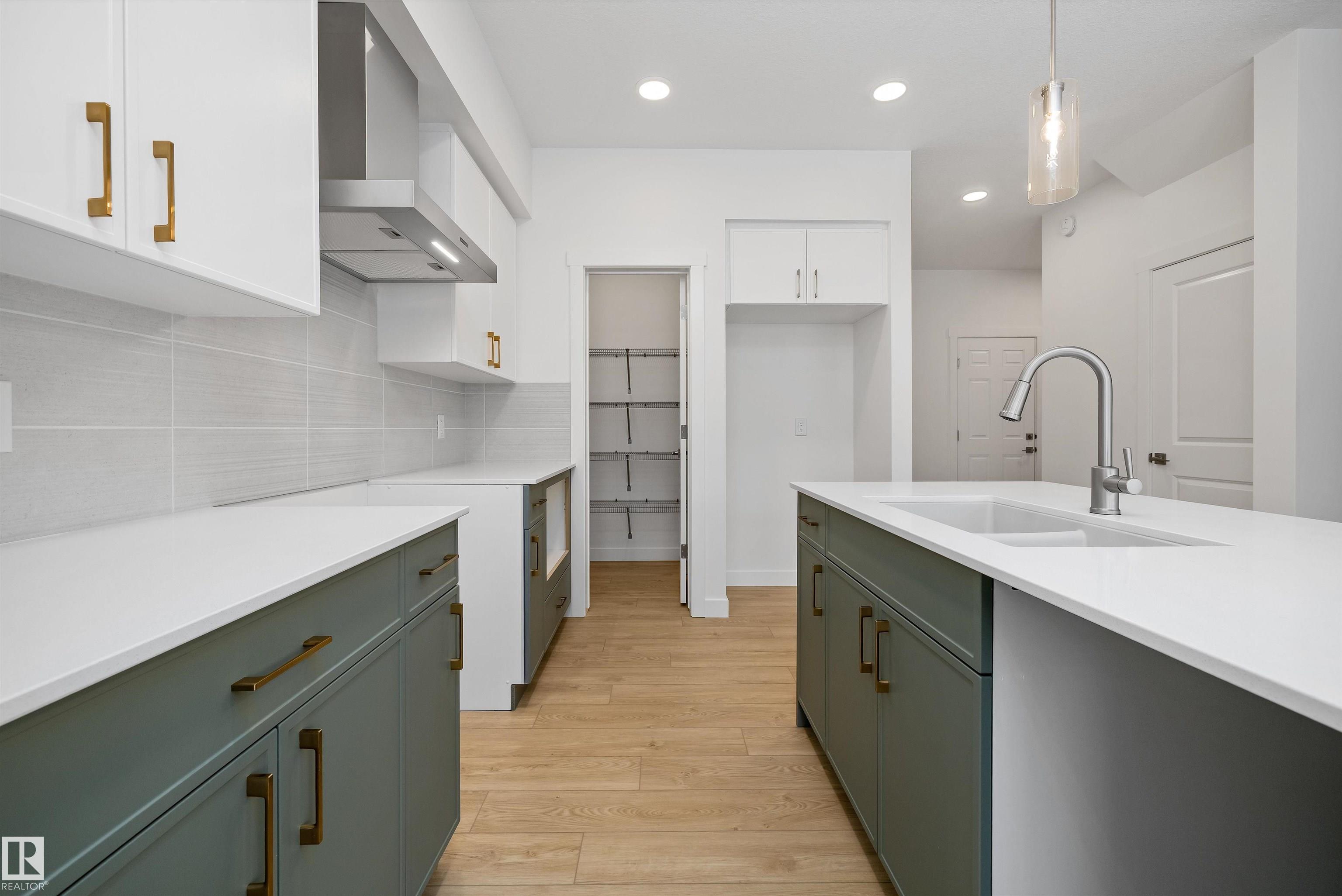 Photo 11 at 915 19 Avenue NW, Aster, Edmonton