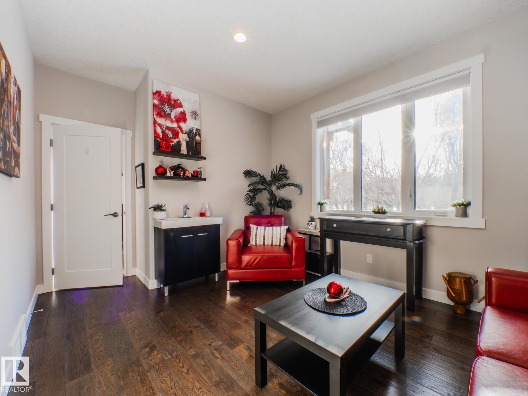 Photo 6 at 231 75 Street SW, Ellerslie, Edmonton