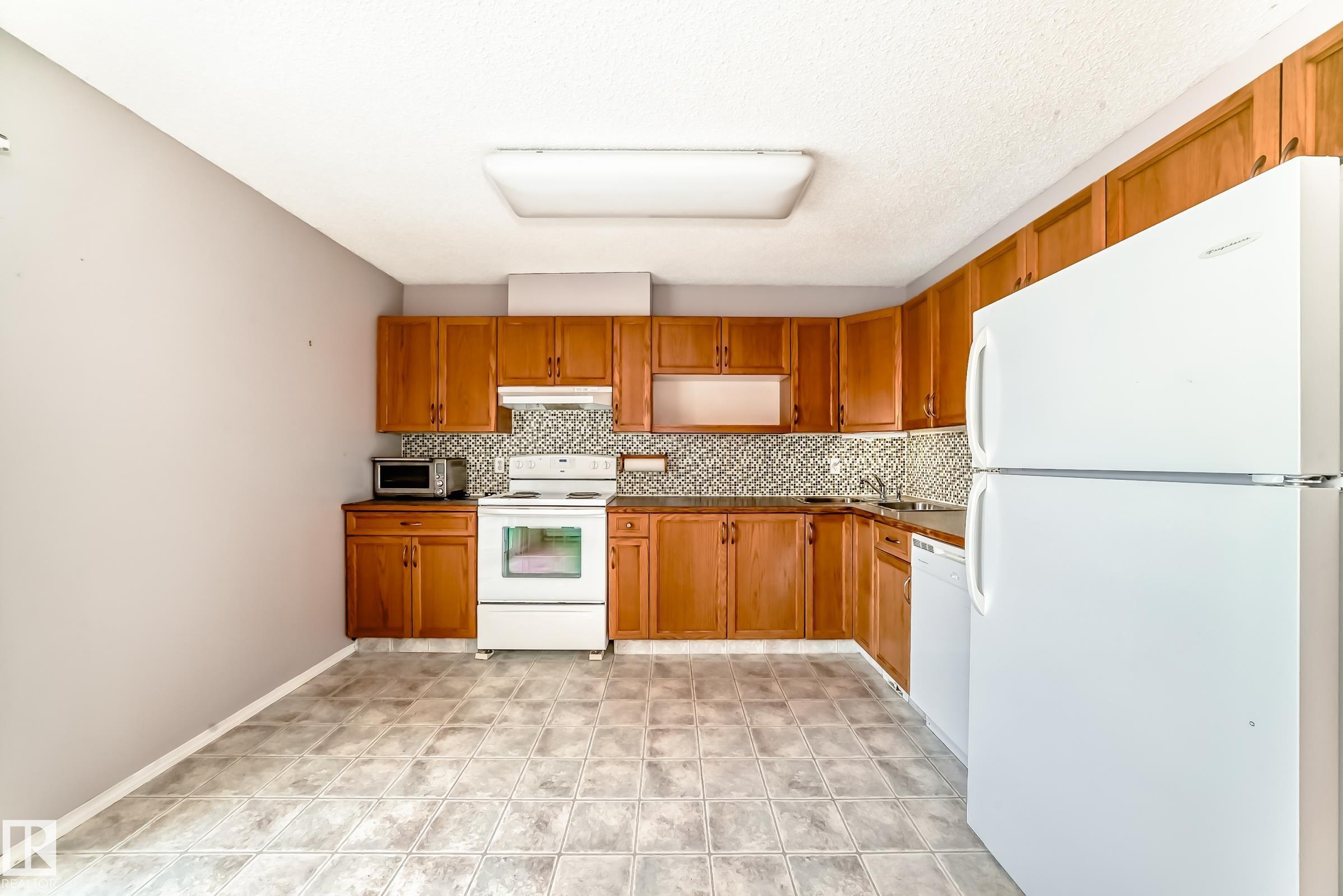 Photo 7 at 11609 125 Street NW, Inglewood, Edmonton