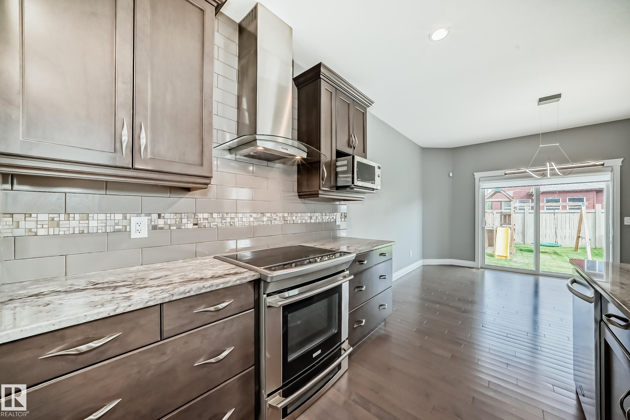 Photo 11 at 1921 33 Street NW, Laurel, Edmonton