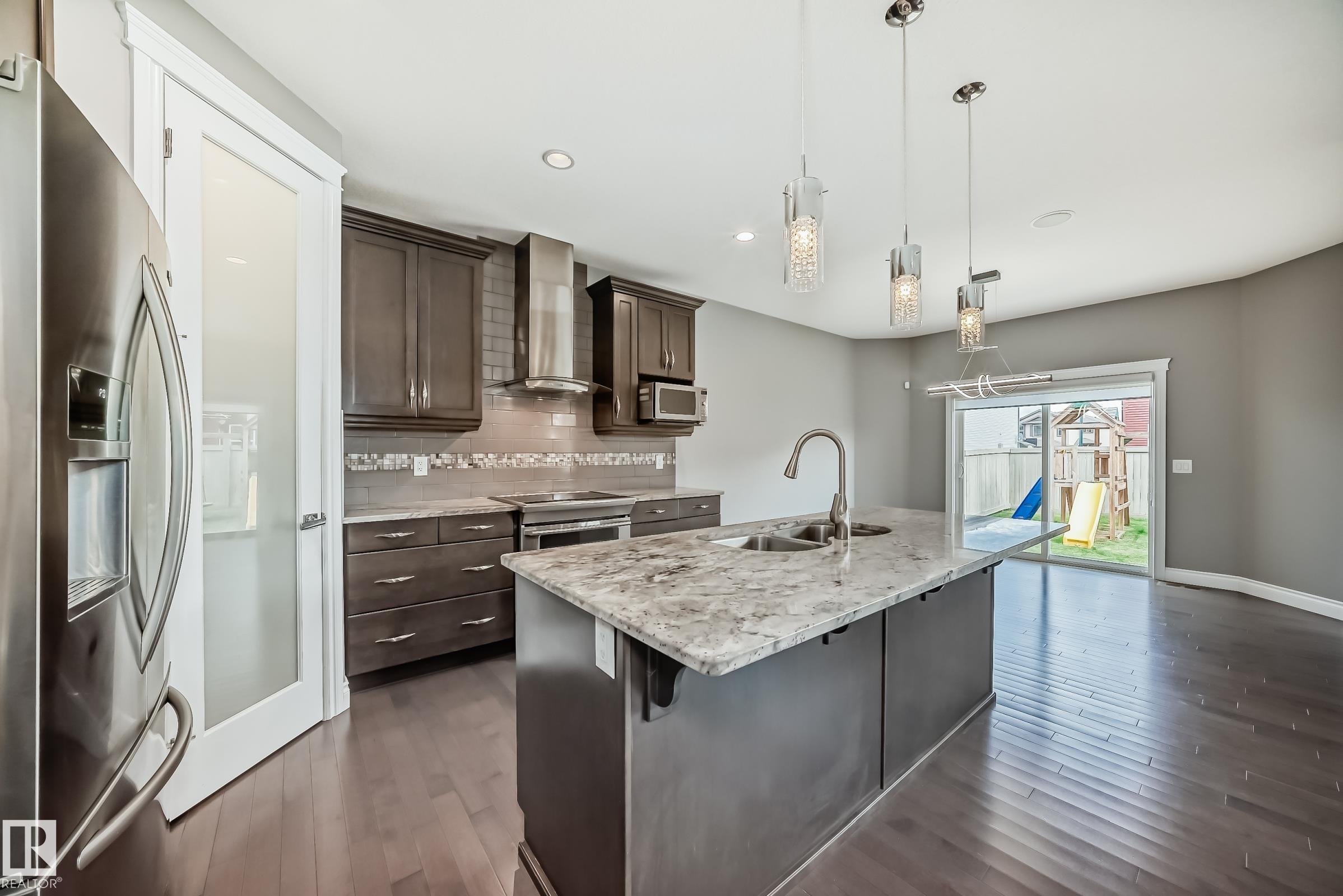 Photo 8 at 1921 33 Street NW, Laurel, Edmonton