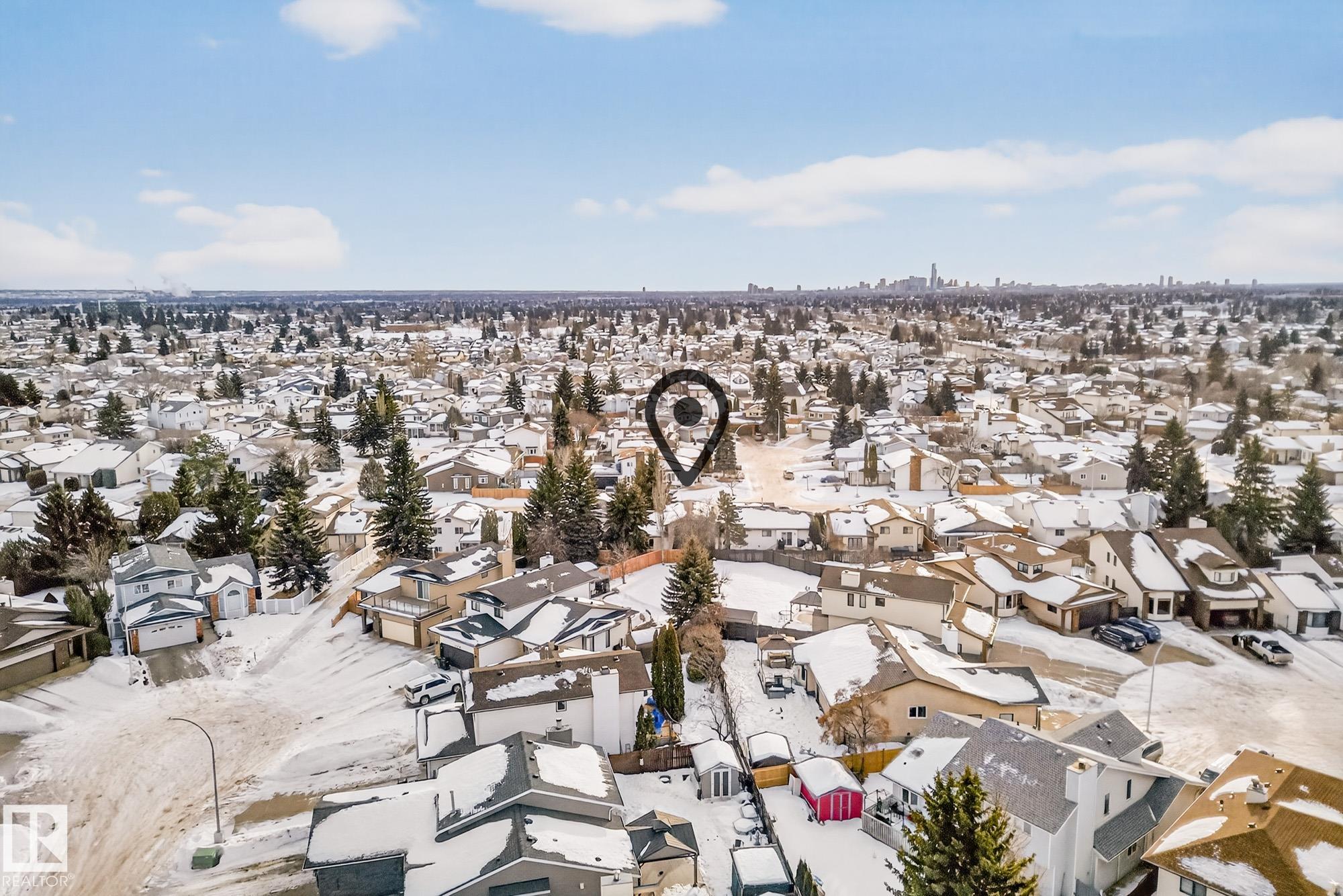 Photo 9 at 7924 157 Avenue NW, Mayliewan, Edmonton