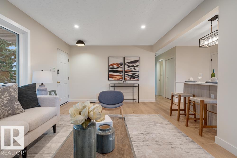 Photo 6 at 15022 86 Avenue NW, Lynnwood, Edmonton