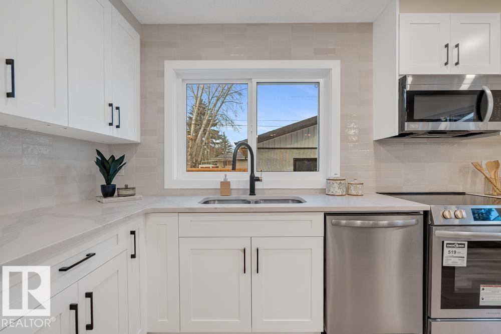 Photo 10 at 15022 86 Avenue NW, Lynnwood, Edmonton