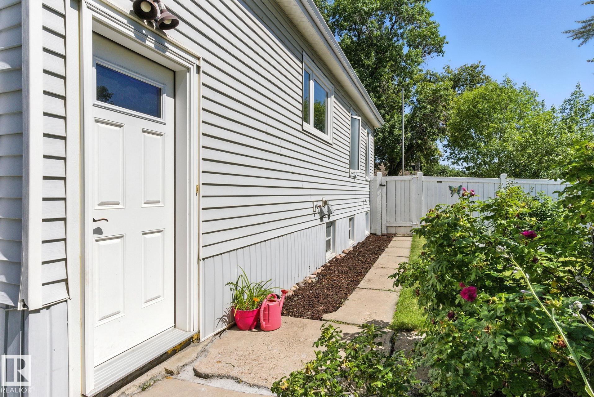 Photo 31 at 11204 61 Street NW, Highlands, Edmonton