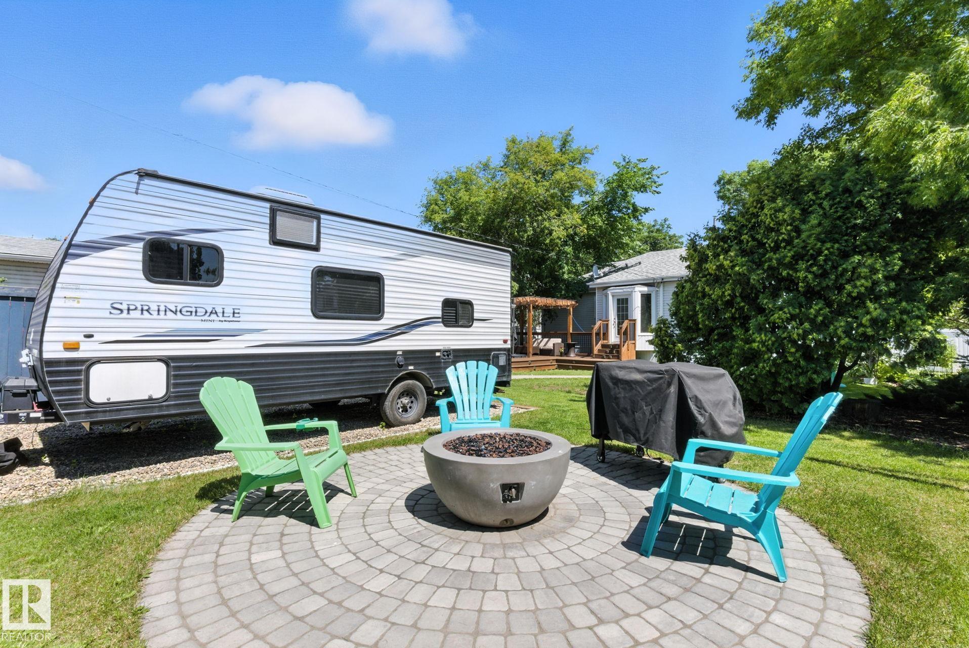 Photo 34 at 11204 61 Street NW, Highlands, Edmonton