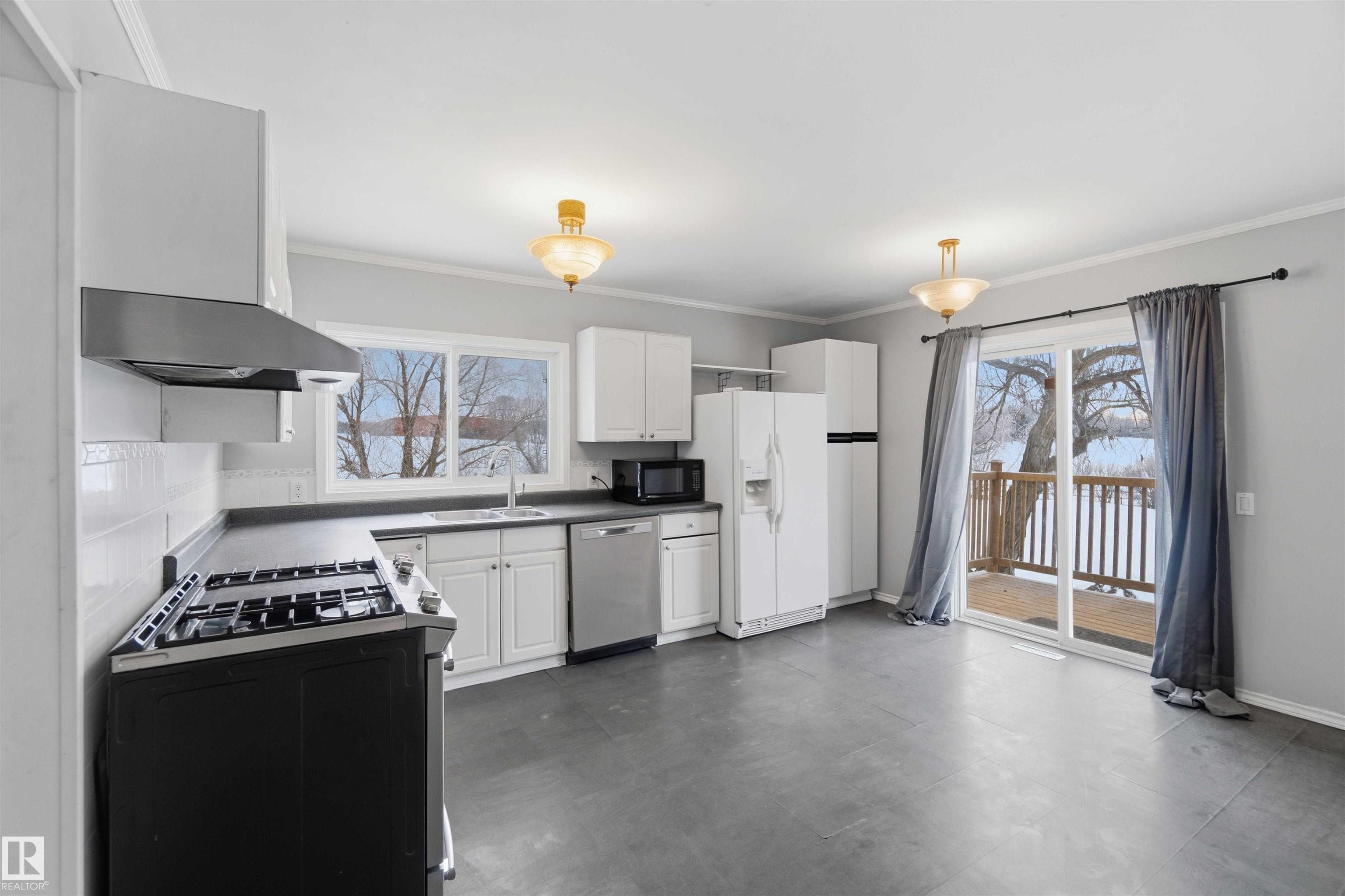 Photo 9 at 51139 Rge Road 231, None, Rural Strathcona County