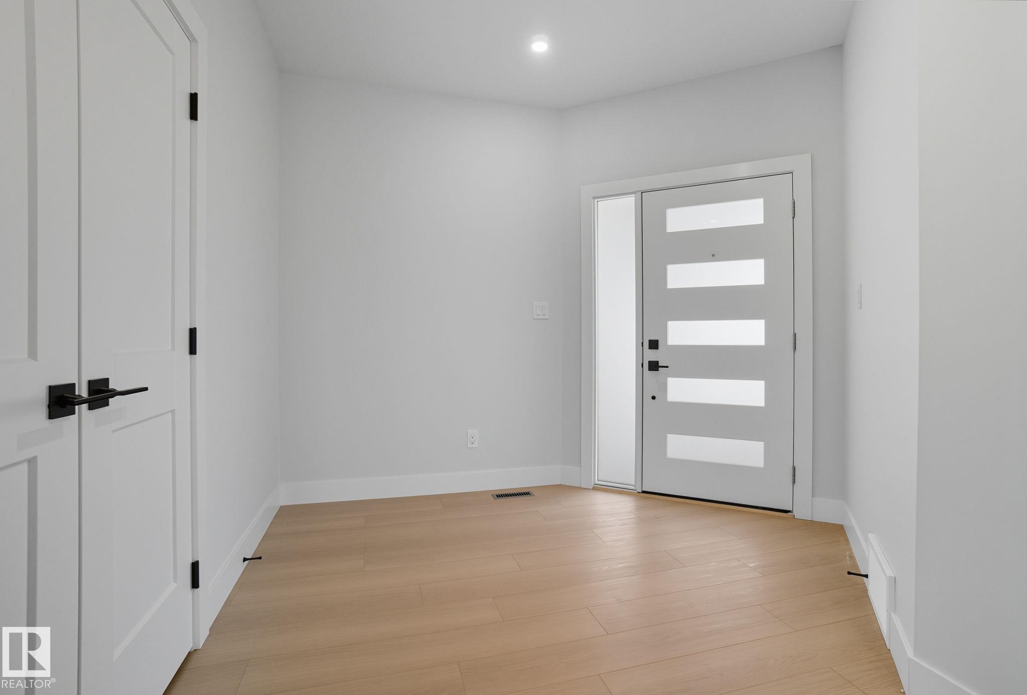 Photo 16 at 4 Harley Way, Hilldowns, Spruce Grove