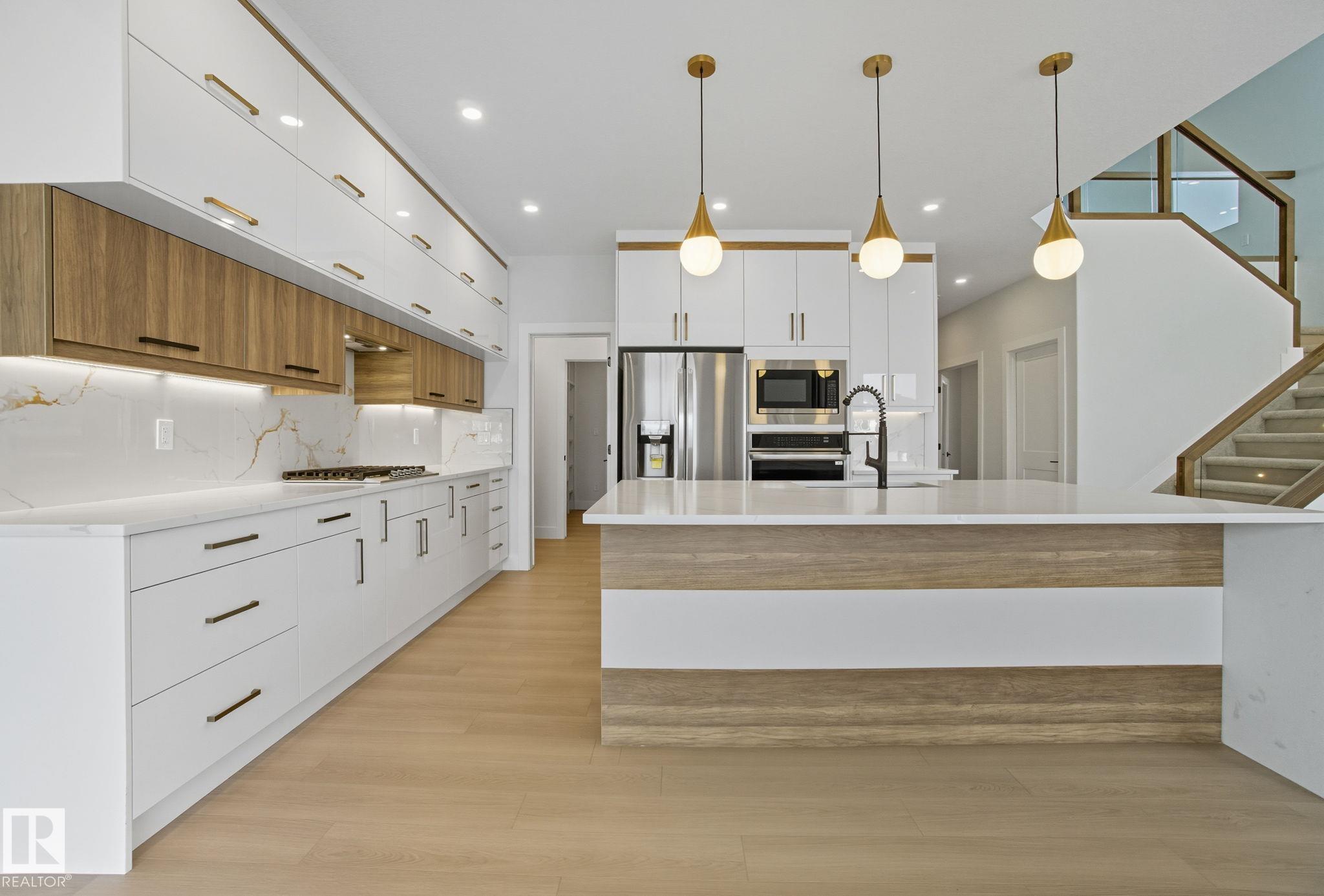 Photo 7 at 4 Harley Way, Hilldowns, Spruce Grove