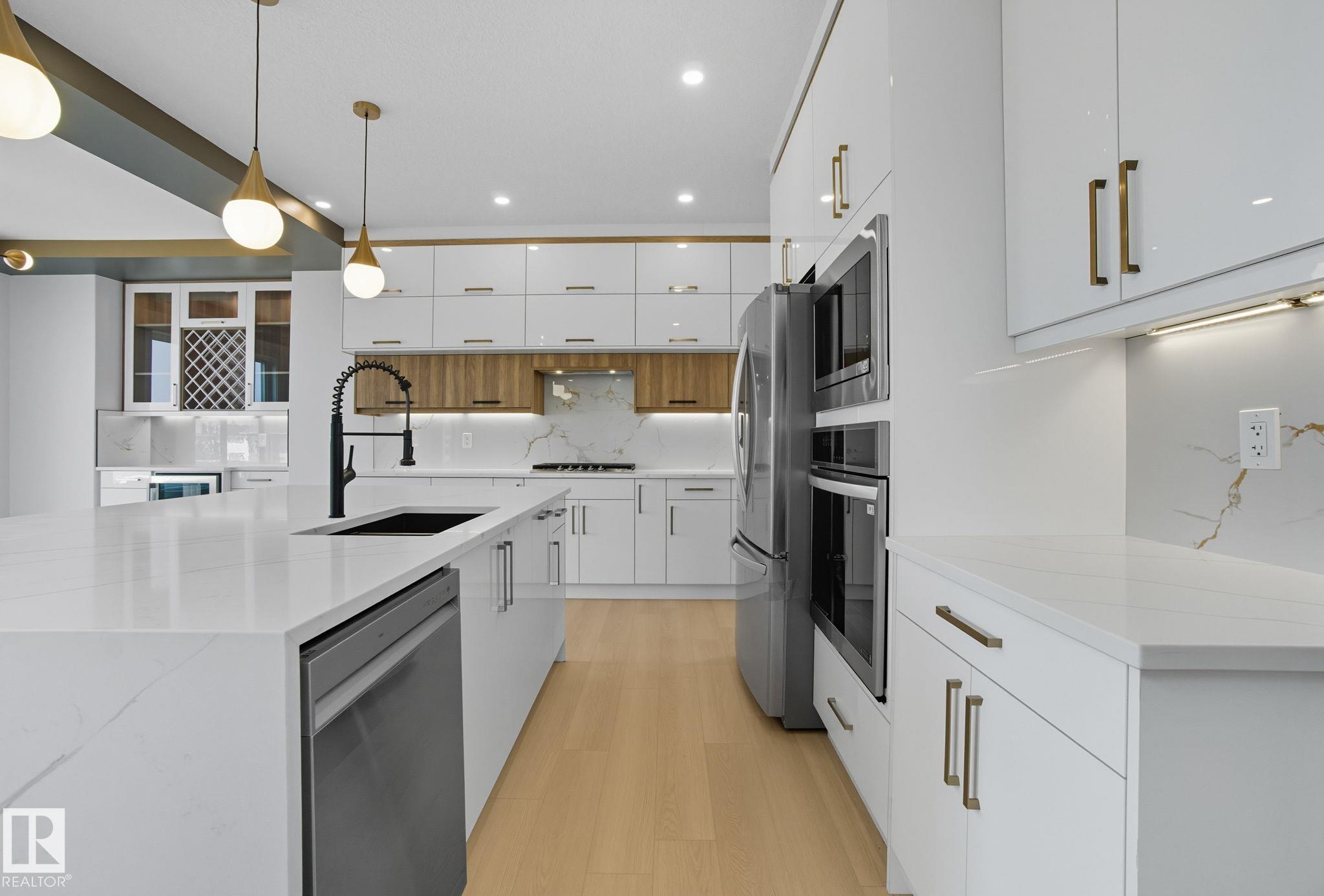 Photo 9 at 4 Harley Way, Hilldowns, Spruce Grove