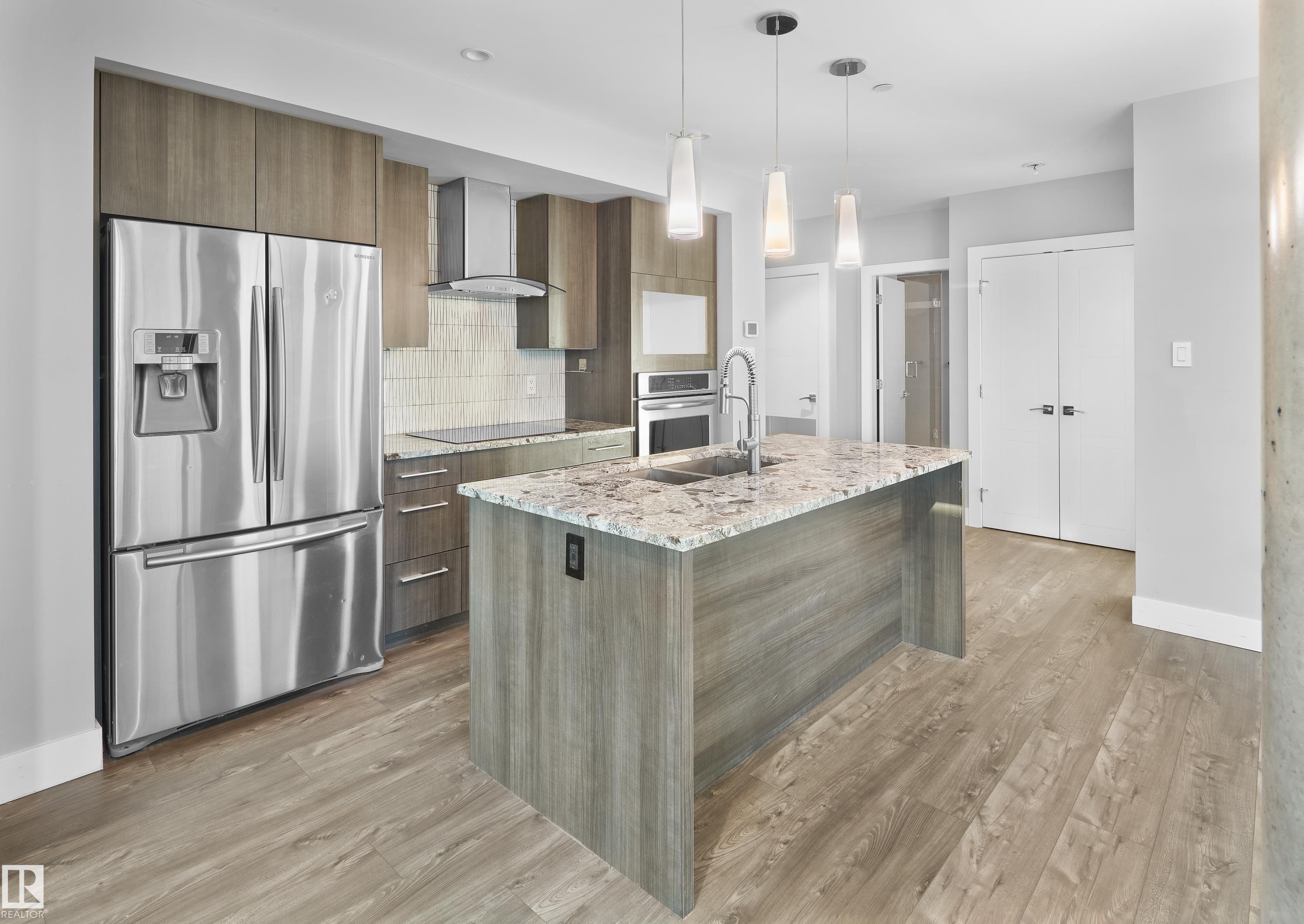 502 - 11969 Jasper Avenue NW, Wîhkwêntôwin, Edmonton