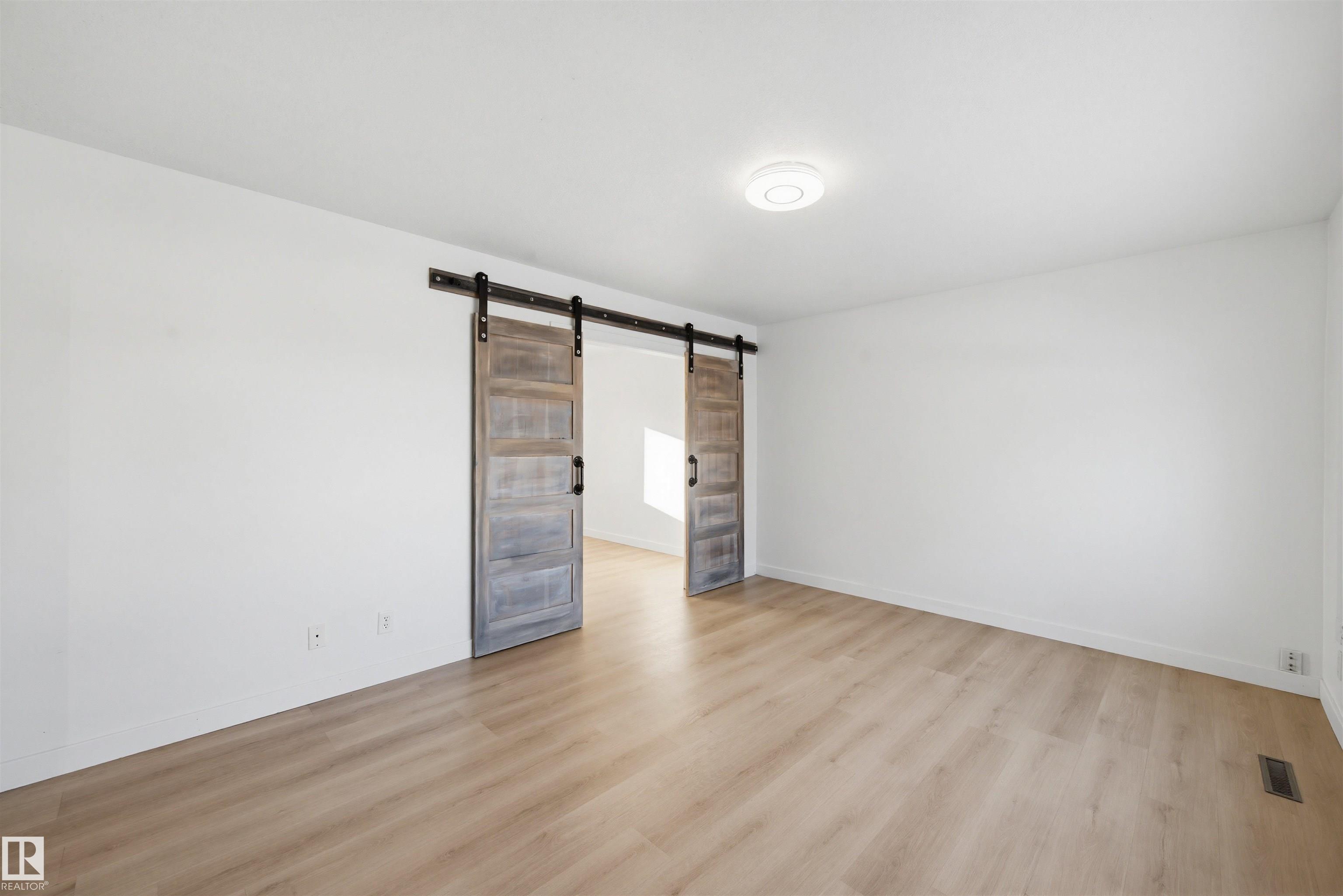 18 Mount Royal Drive, Mission, St. Albert