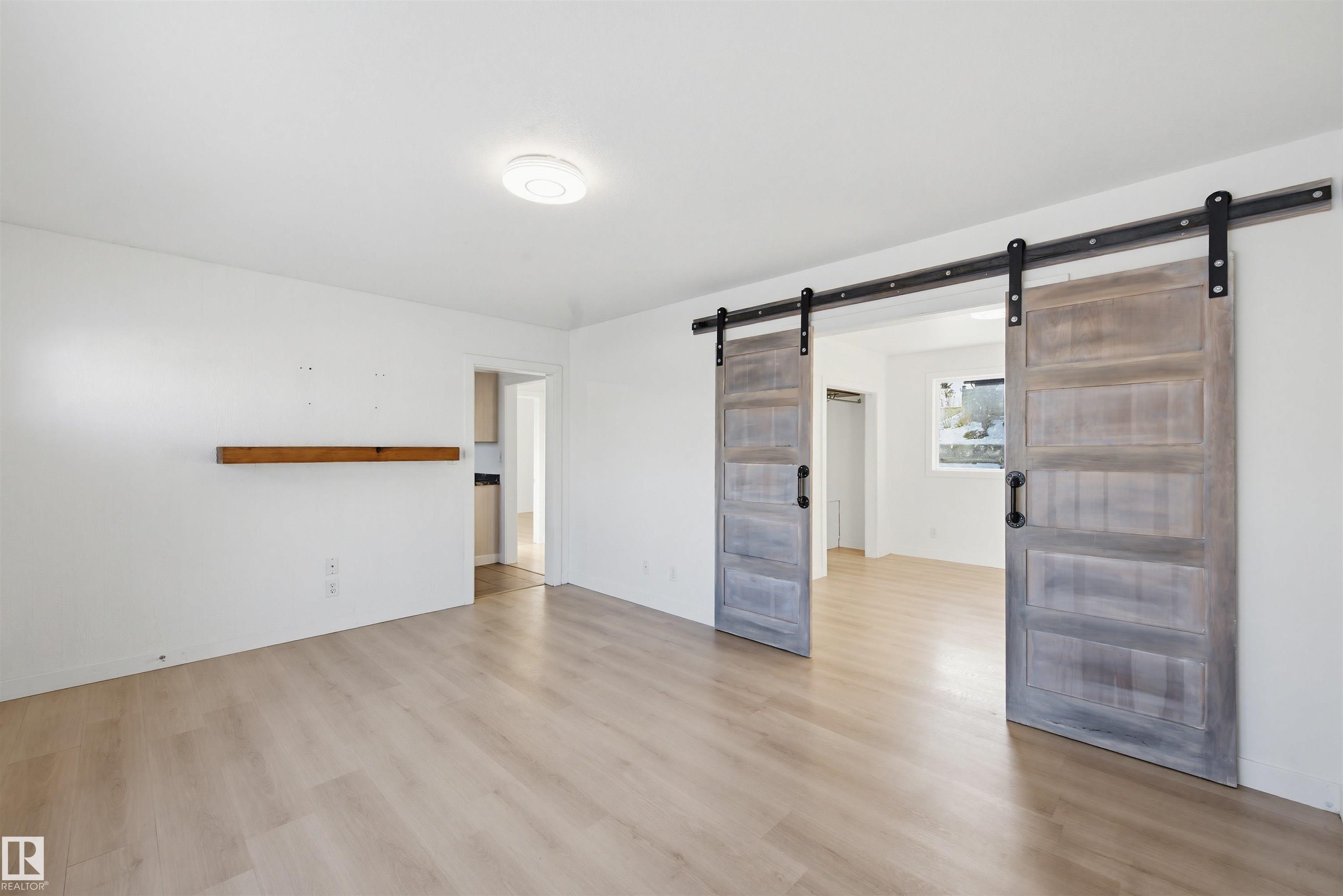 18 Mount Royal Drive, Mission, St. Albert