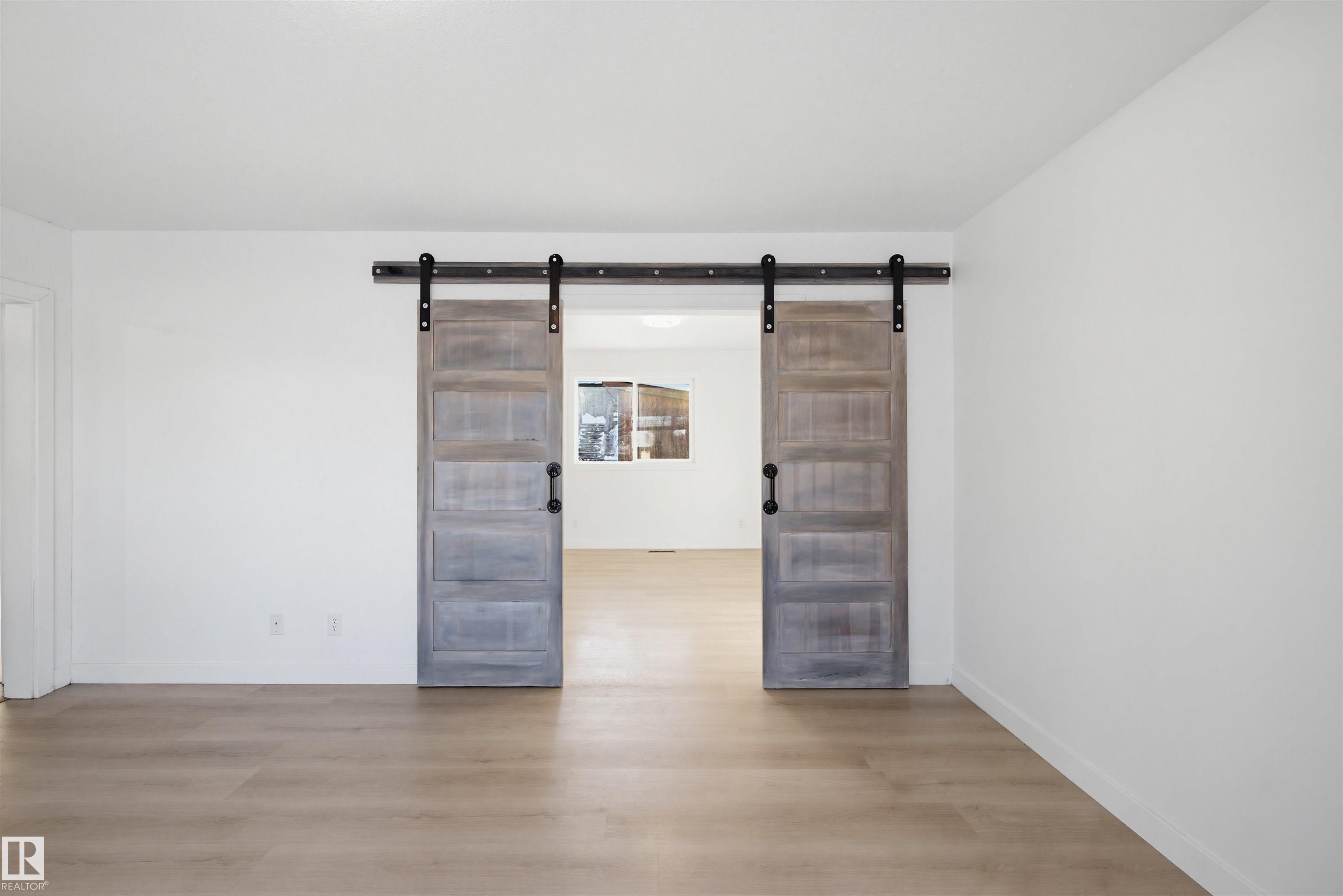 Photo 6 at 18 Mount Royal Drive, Mission, St. Albert