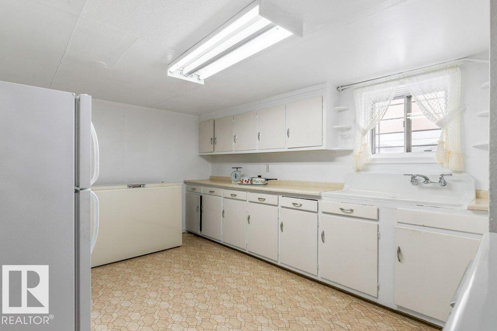 Photo 11 at 8810 93 Street NW, Bonnie Doon, Edmonton