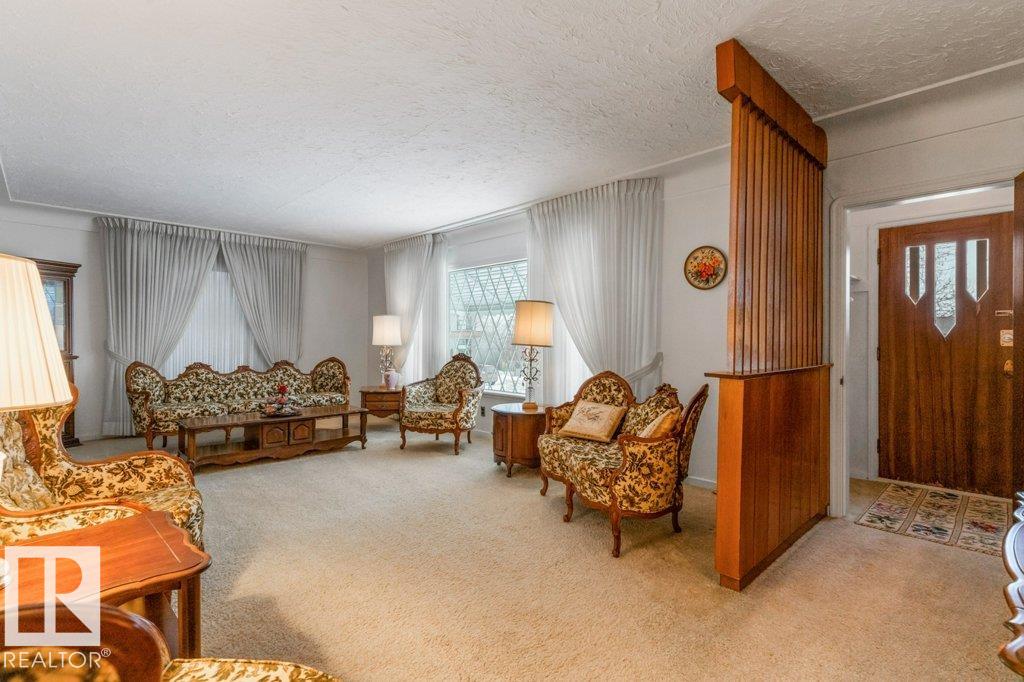 Photo 14 at 8810 93 Street NW, Bonnie Doon, Edmonton