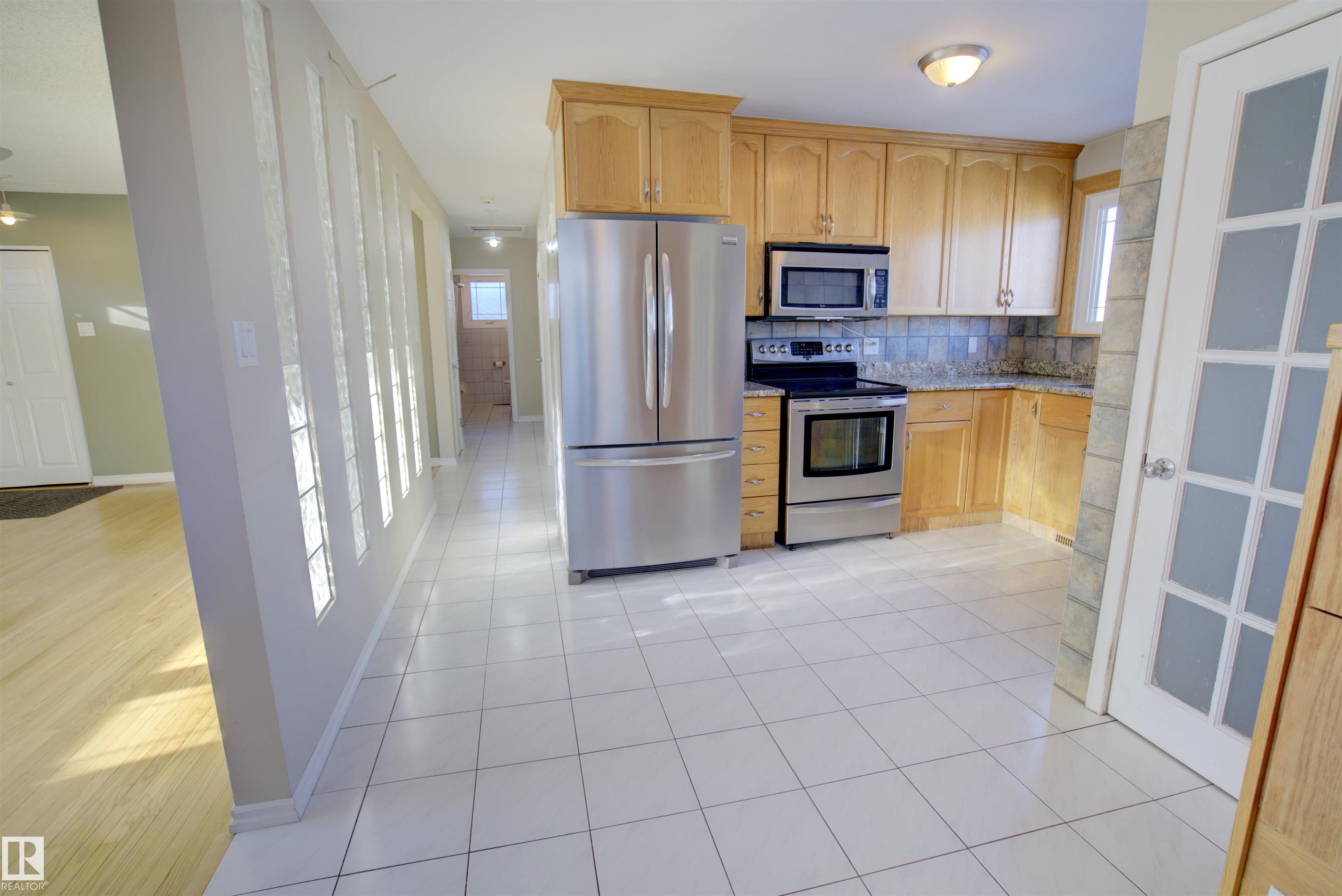 Photo 12 at 10508 130th Avenue NW, Lauderdale, Edmonton